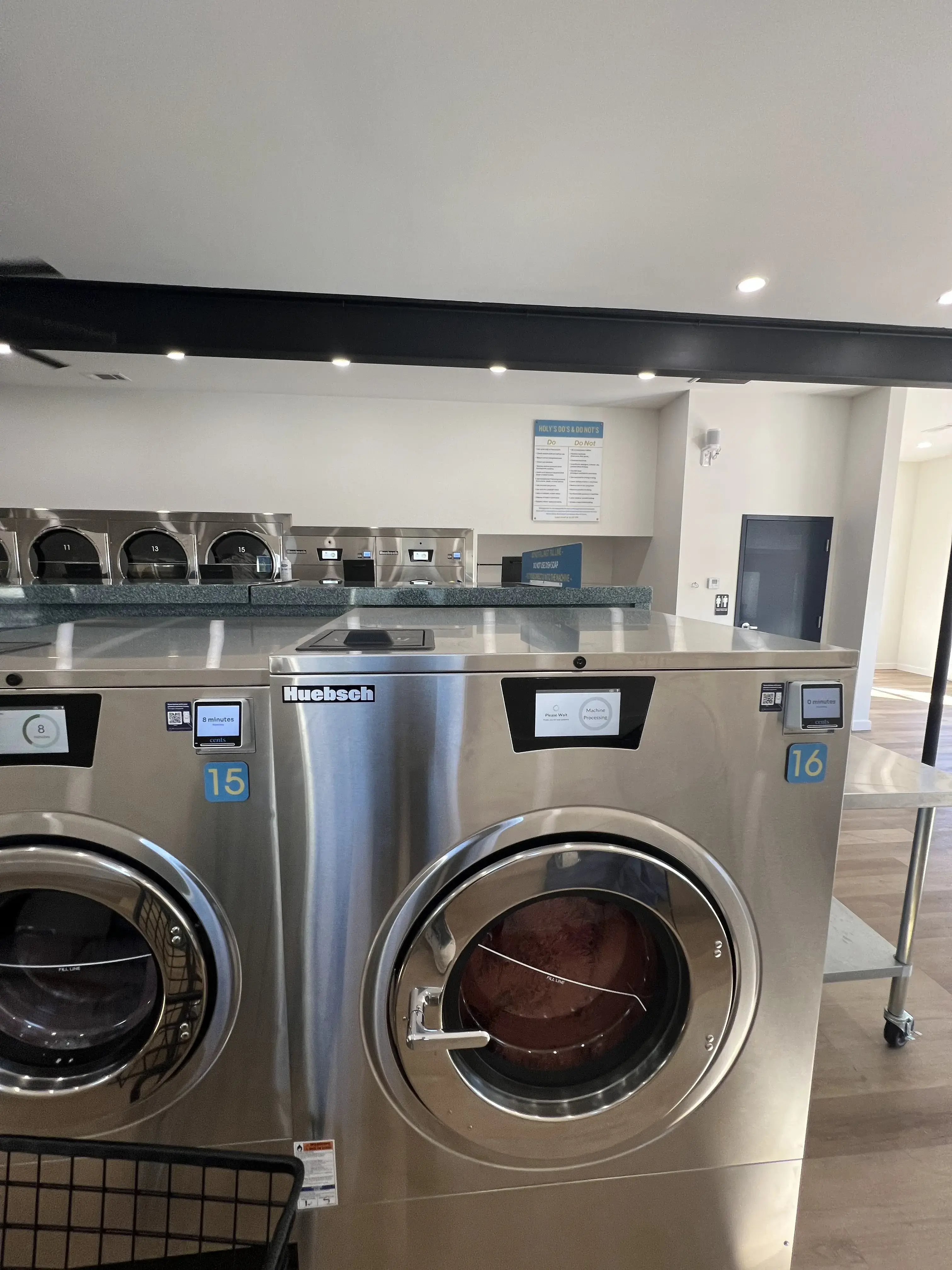 Holy Sheets Laundromat thumbnail 20