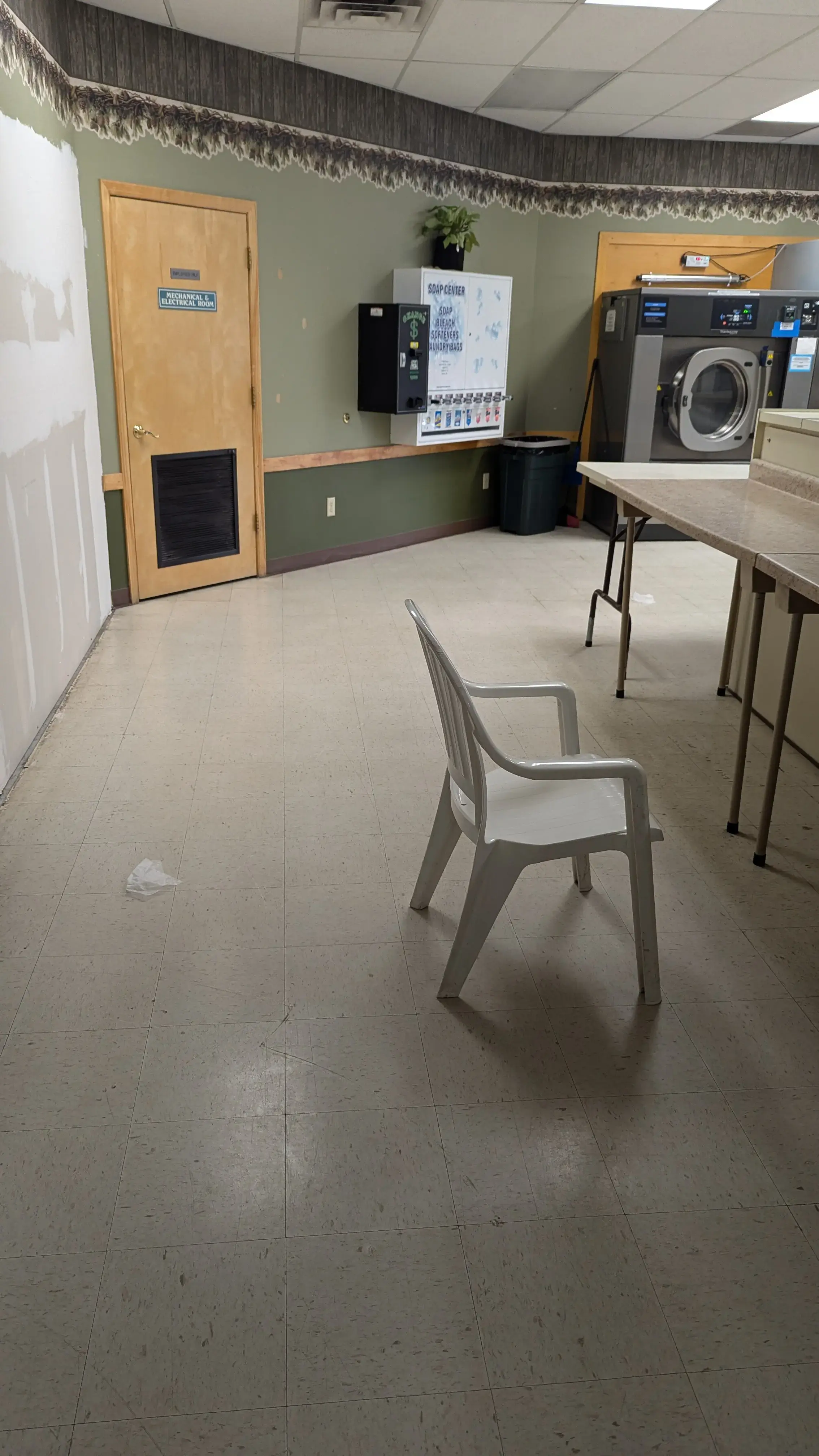 Hometown Laundry - Mound thumbnail 4