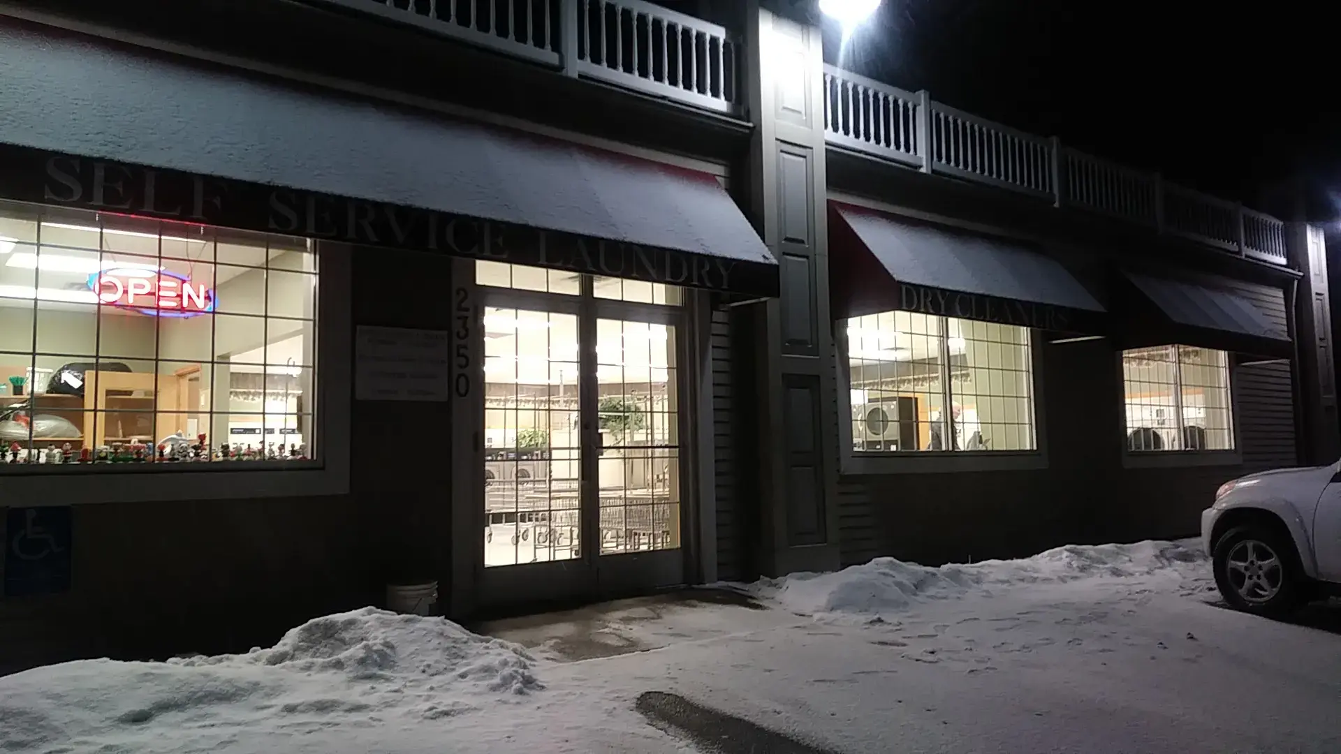 Hometown Laundry - Mound thumbnail 8