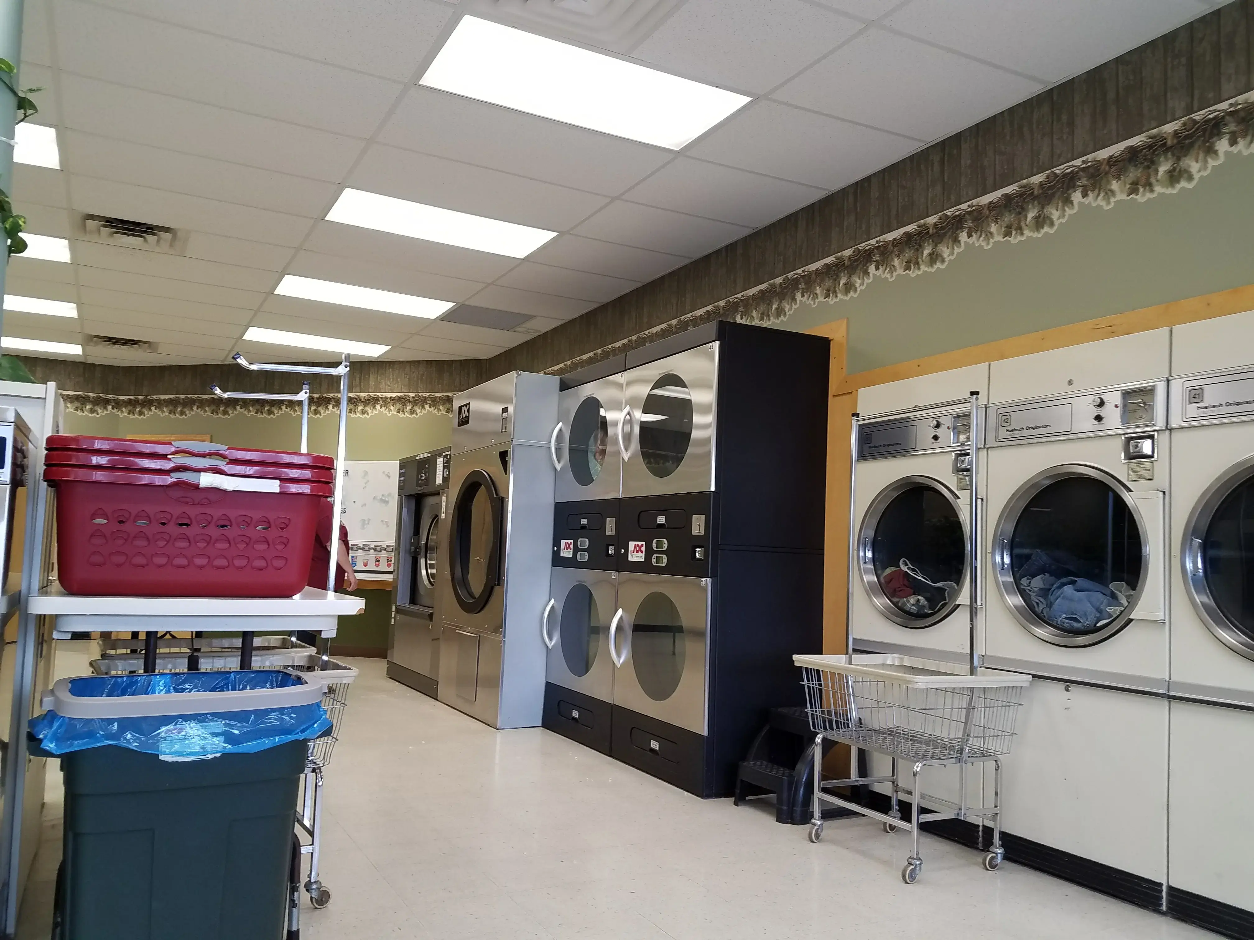 Hometown Laundry - Mound thumbnail 13