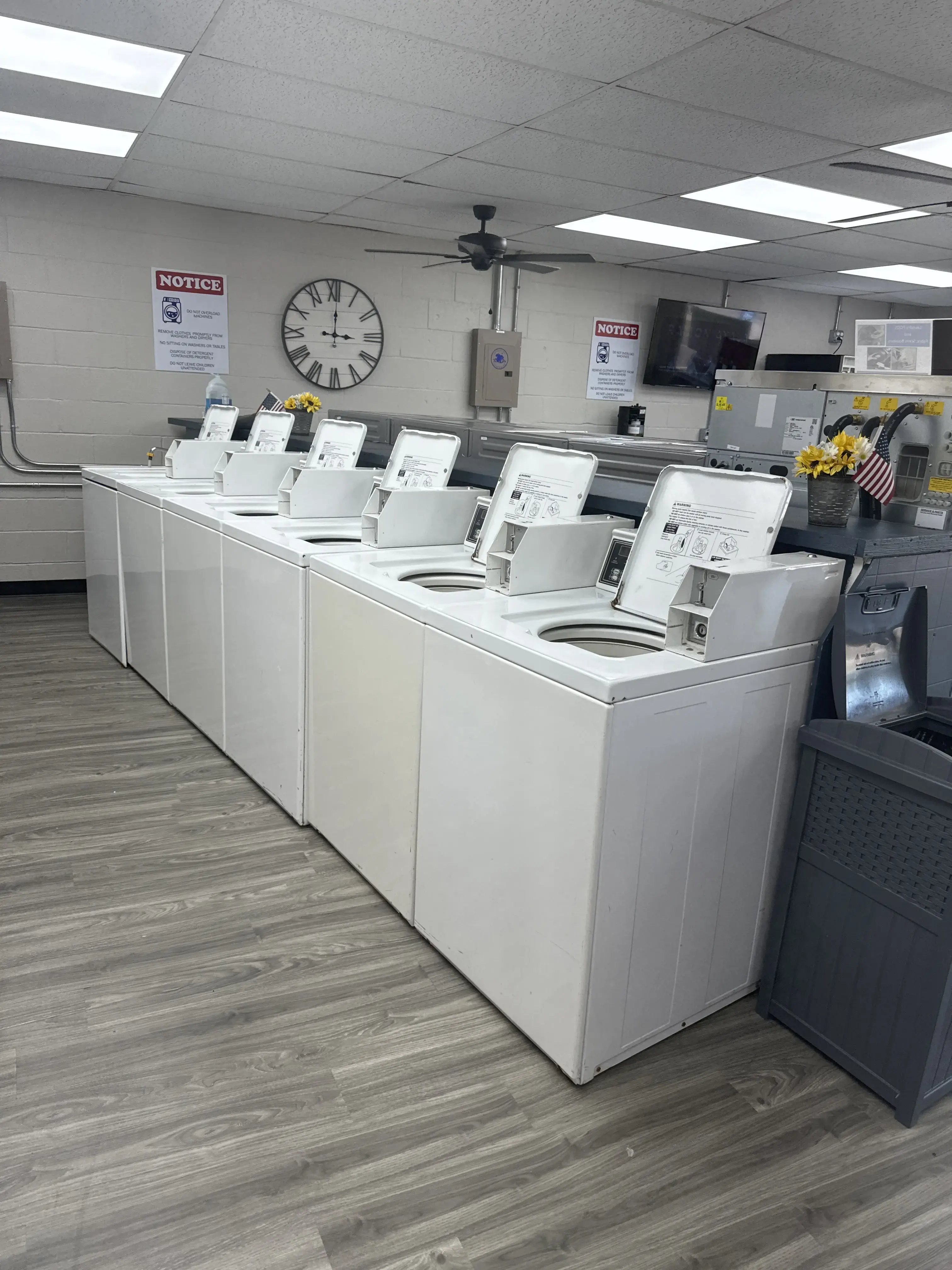 Hometown Soap n Sudz Laundromat thumbnail 5