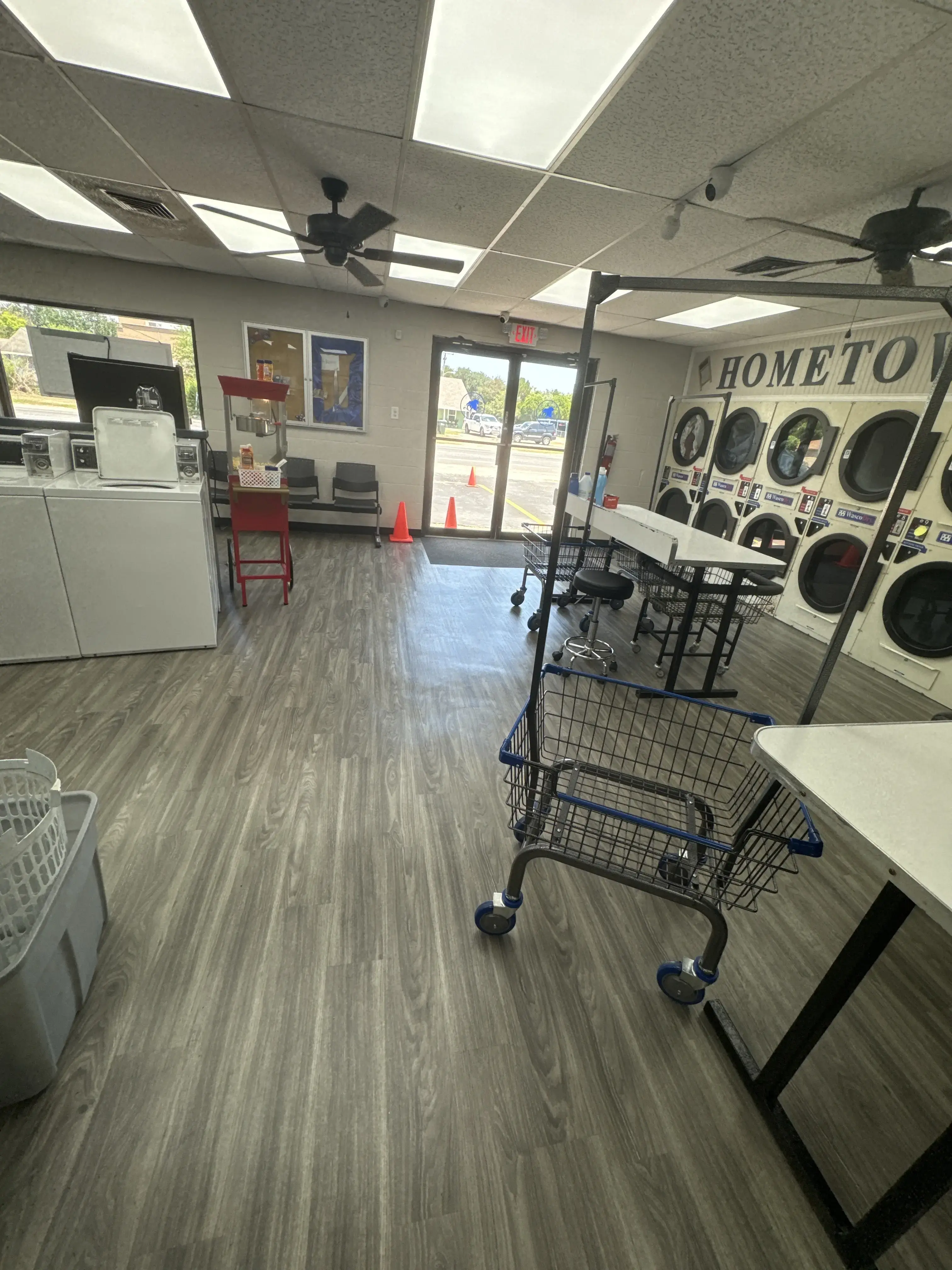 Hometown Soap n Sudz Laundromat thumbnail 16
