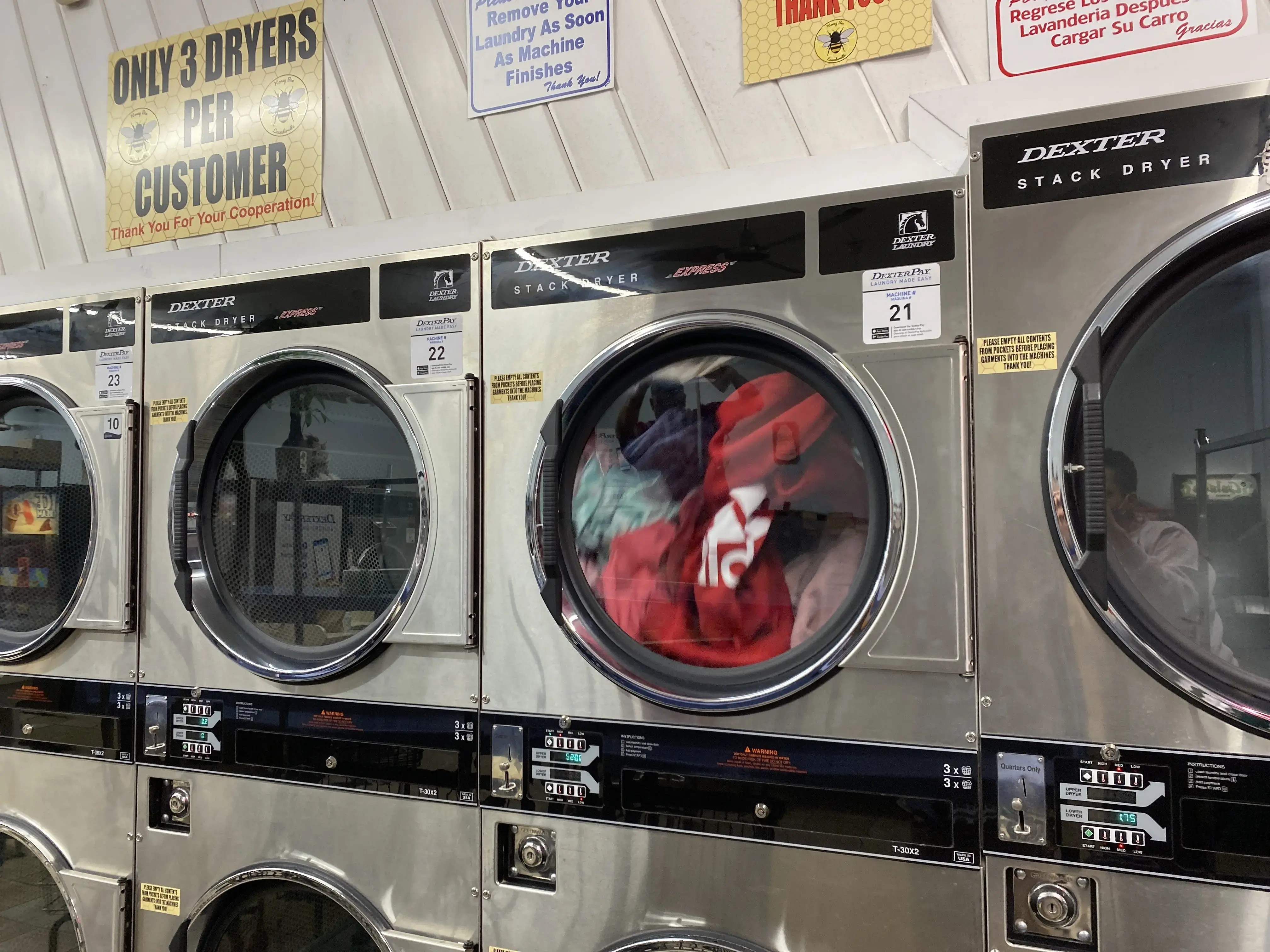 Honey Bee Launderette thumbnail 17