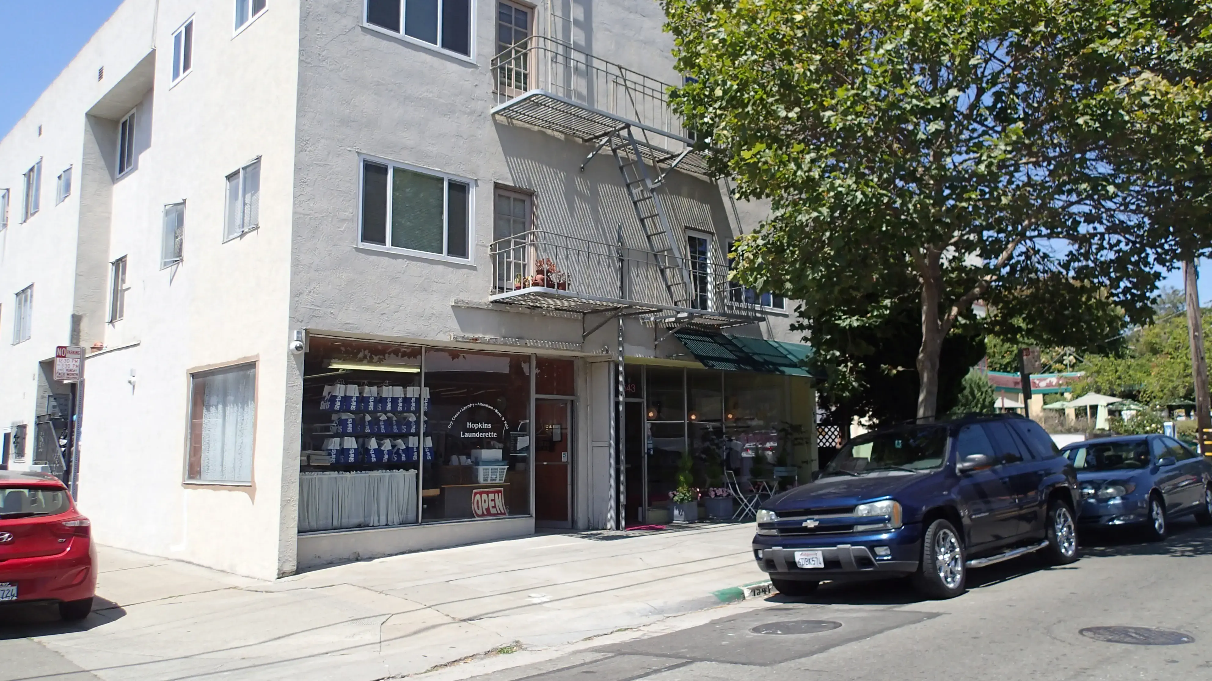 Hopkins Launderette thumbnail 2