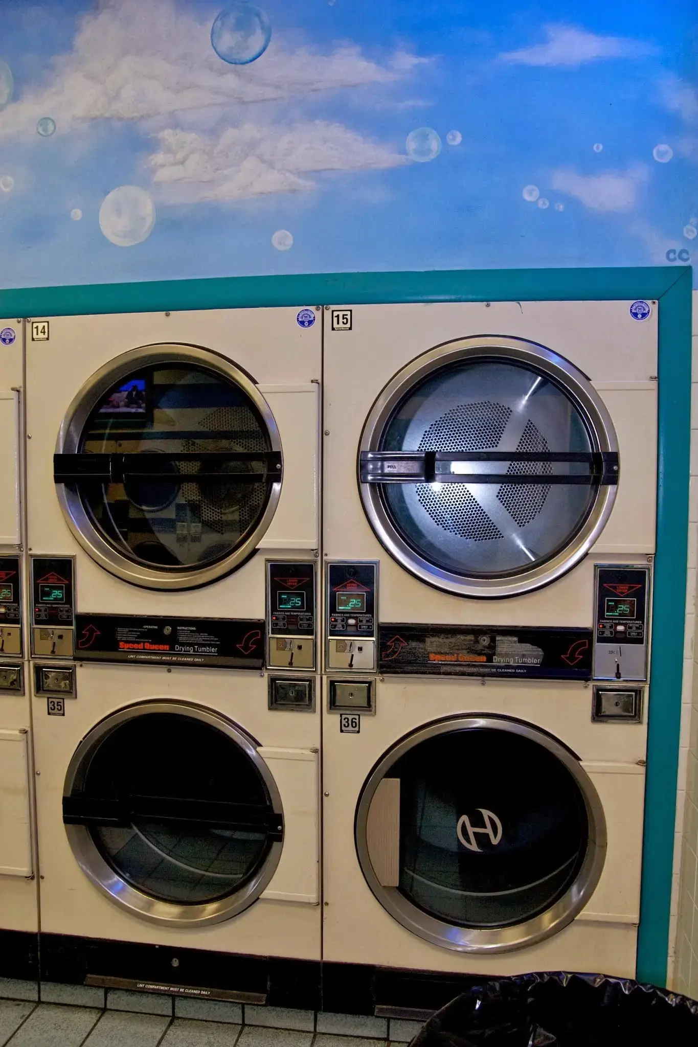 House of Bubbles Laundromat thumbnail 17