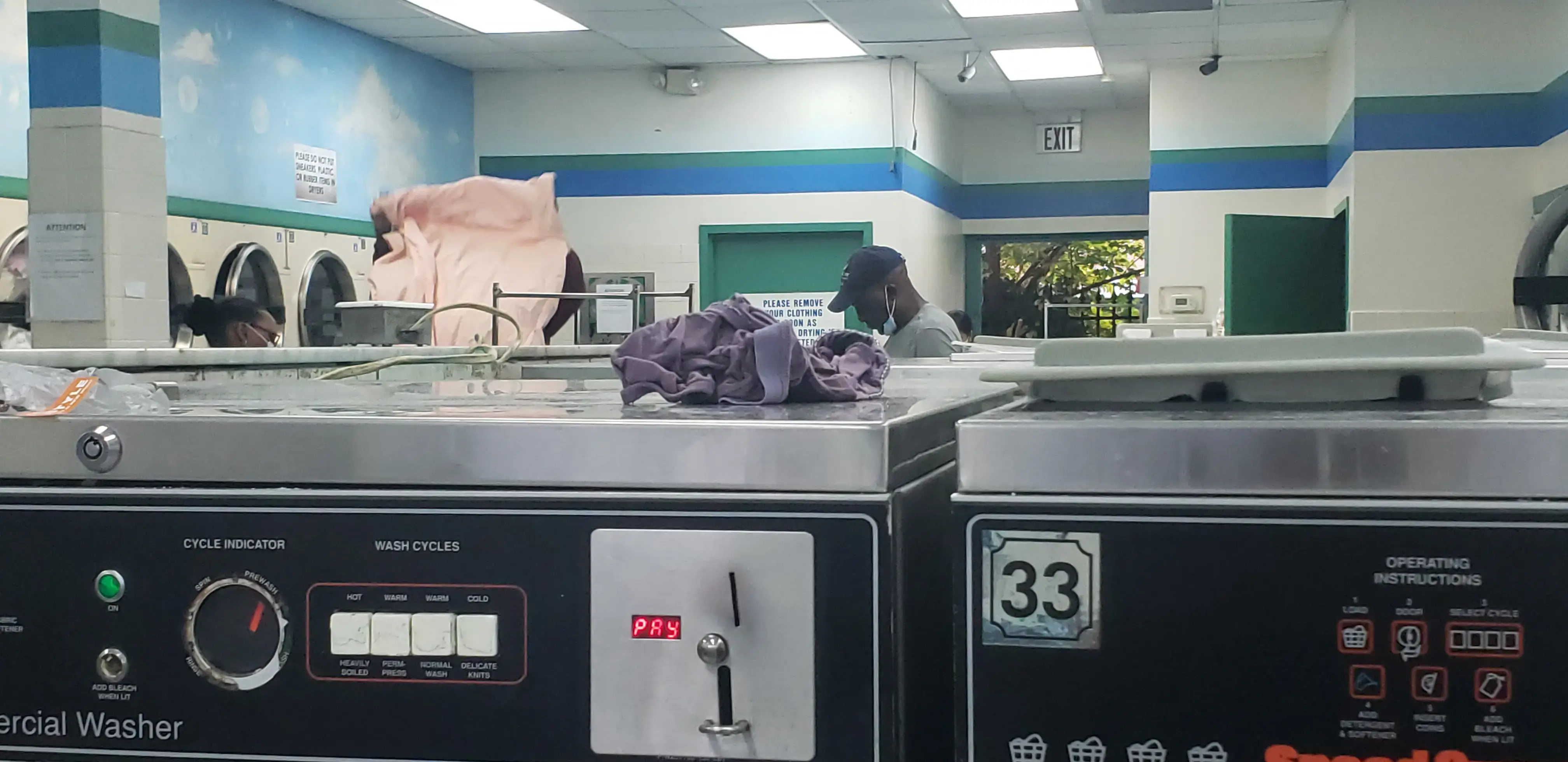 House of Bubbles Laundromat thumbnail 12