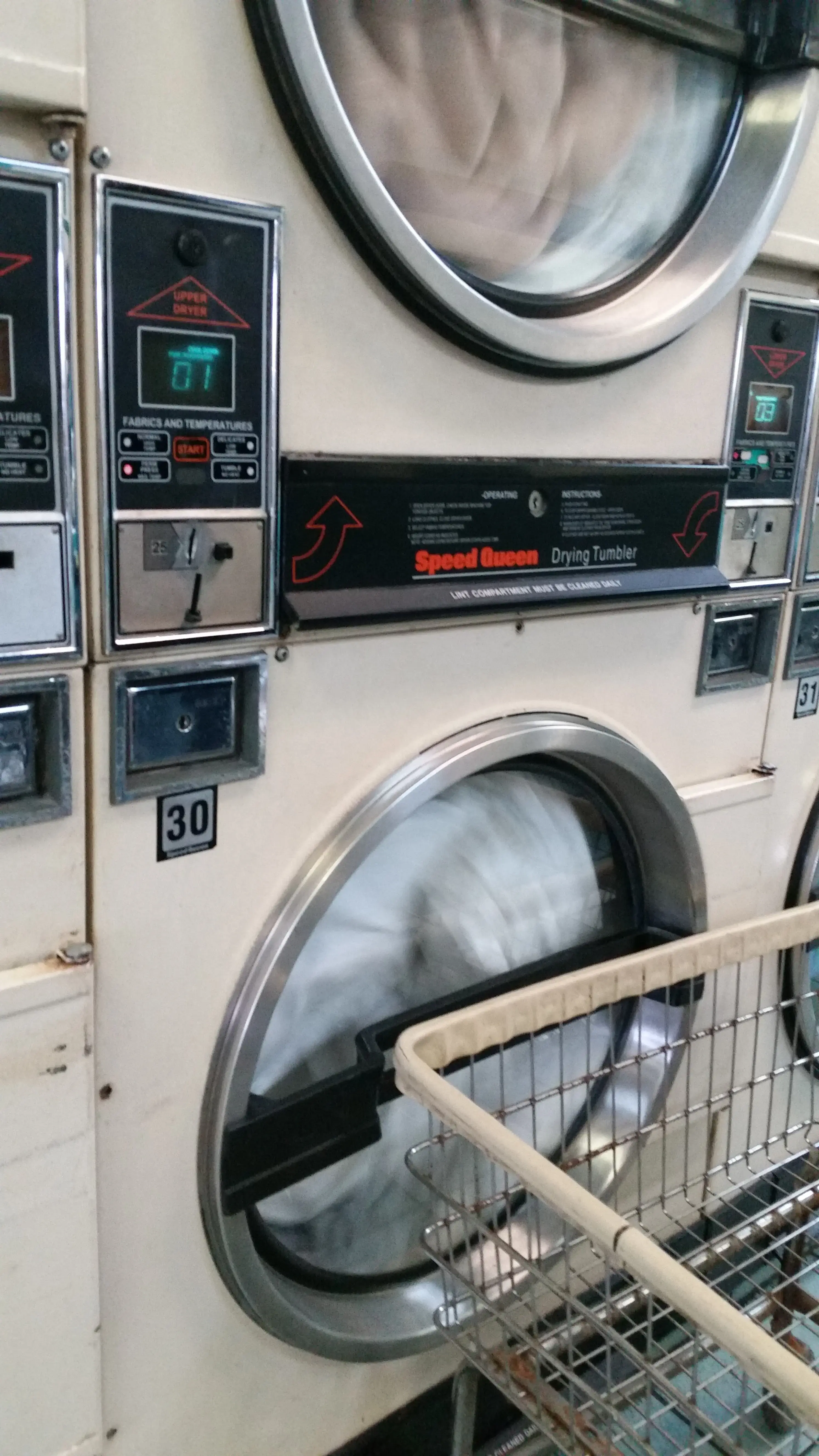 House of Bubbles Laundromat thumbnail 18