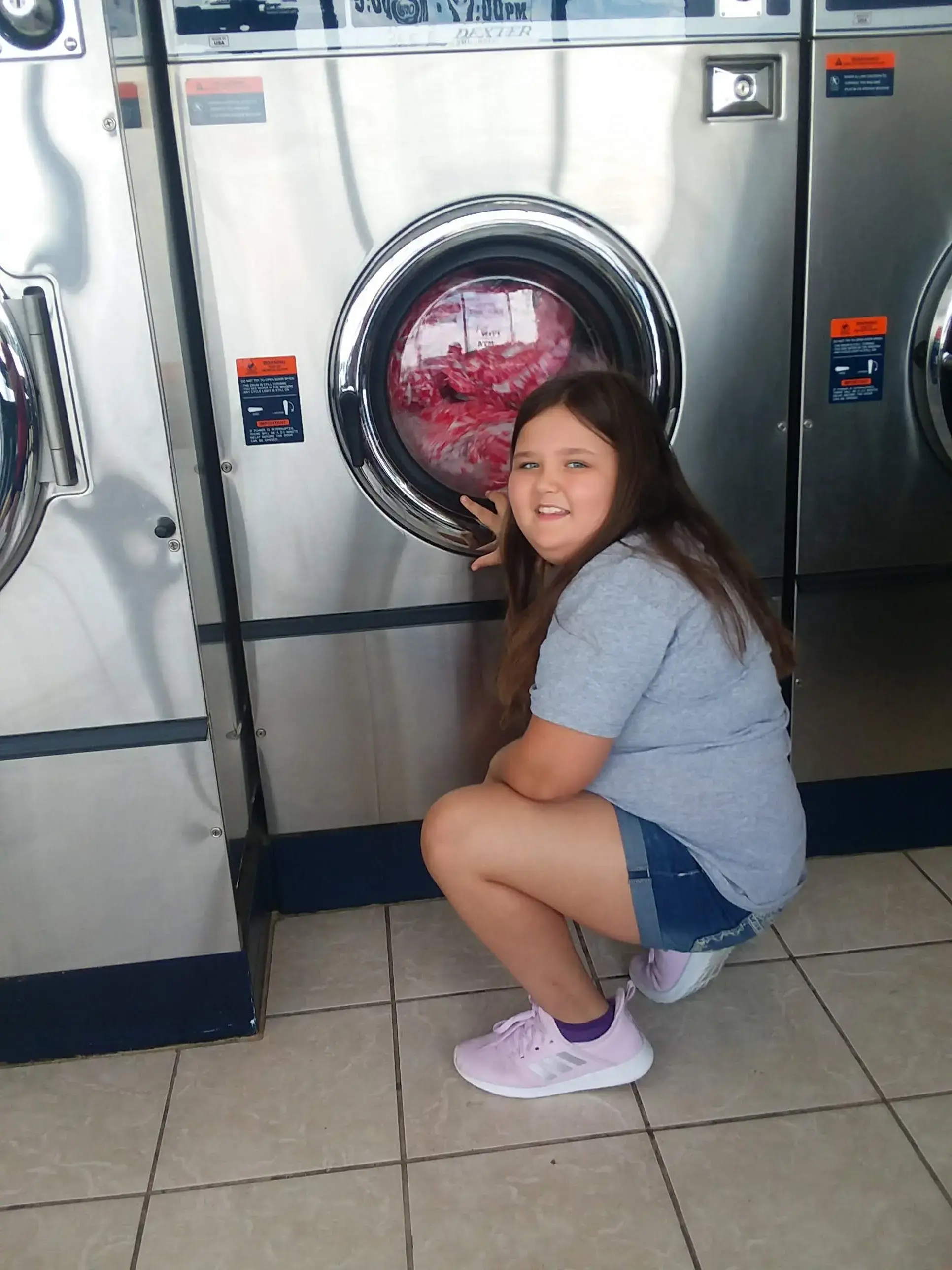 House Springs Coin Laundry - Image 13