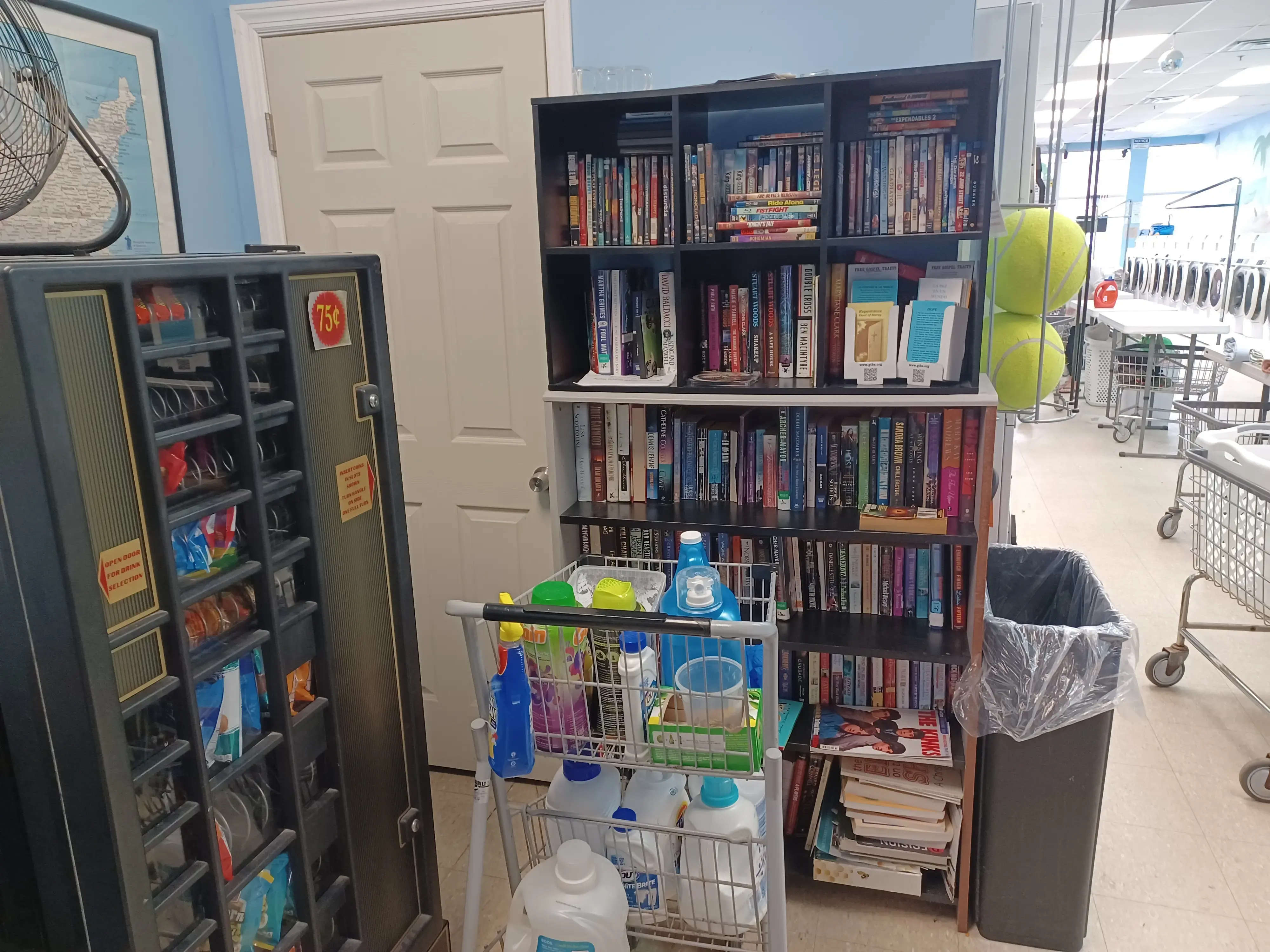 Howard Boulevard Laundromat thumbnail 7