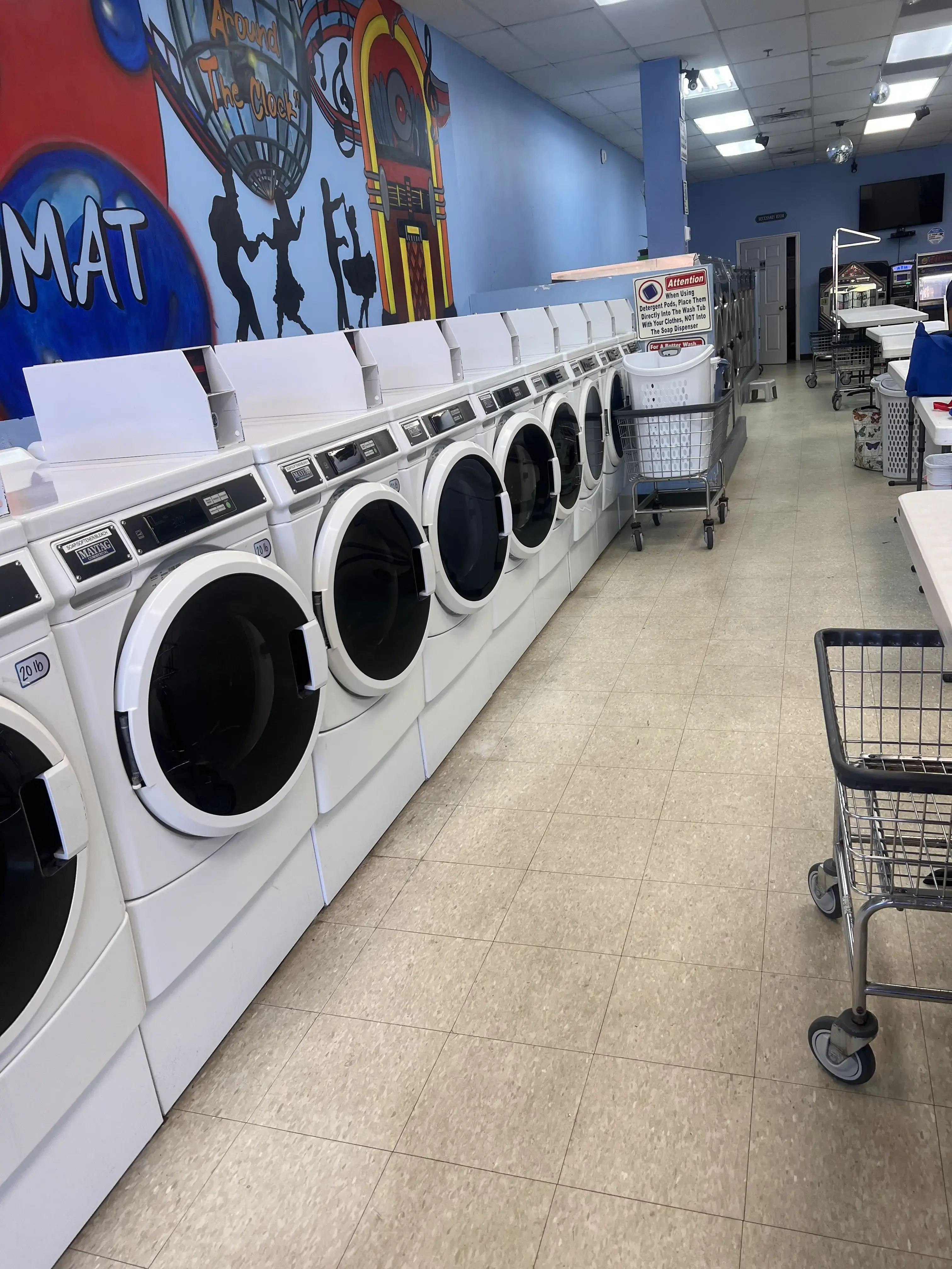 Howard Boulevard Laundromat thumbnail 20
