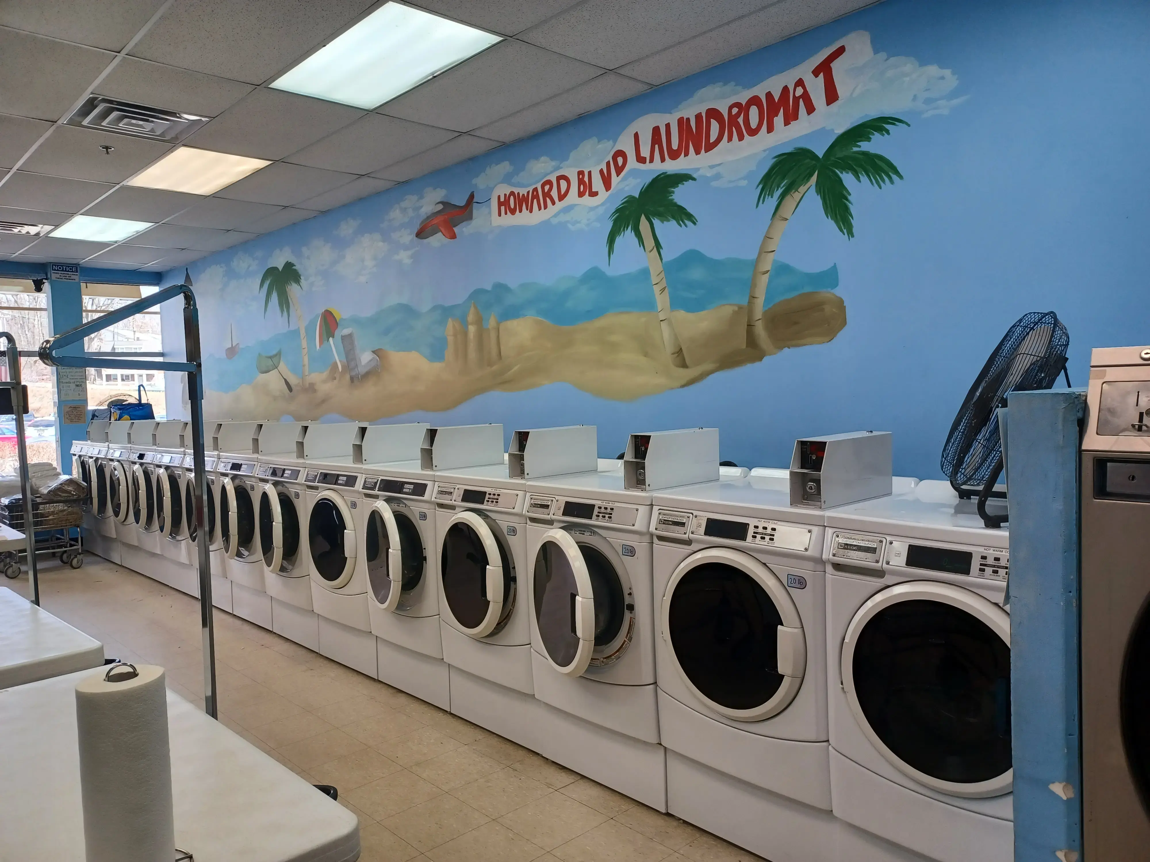 Howard Boulevard Laundromat thumbnail 17