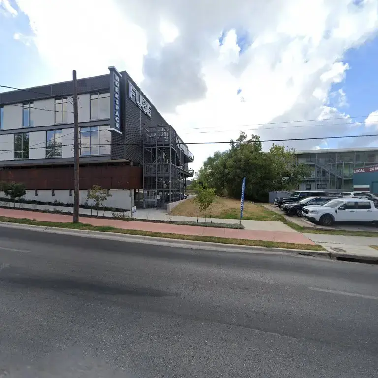 Howdy Cleaners - Image 1