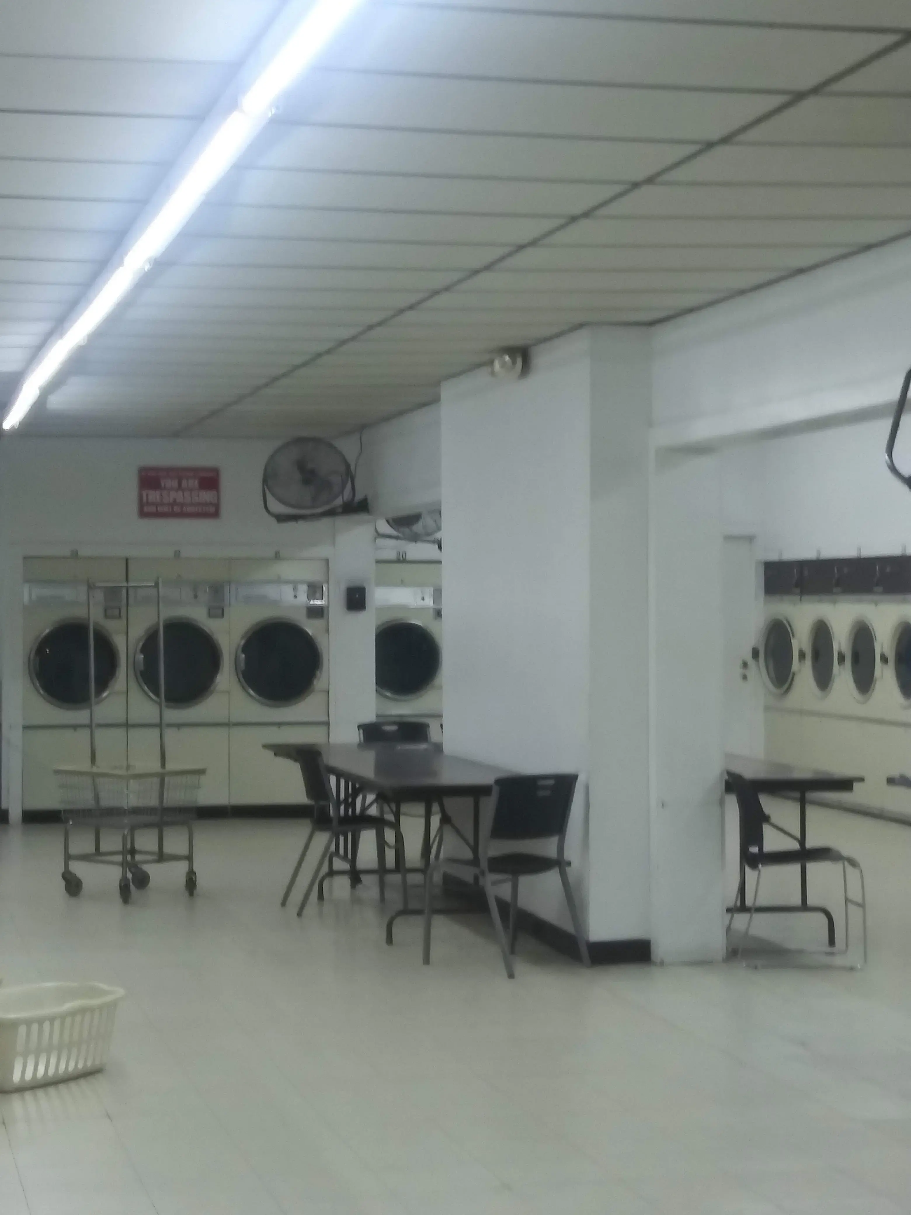 Hubbard Laundromat - Image 15
