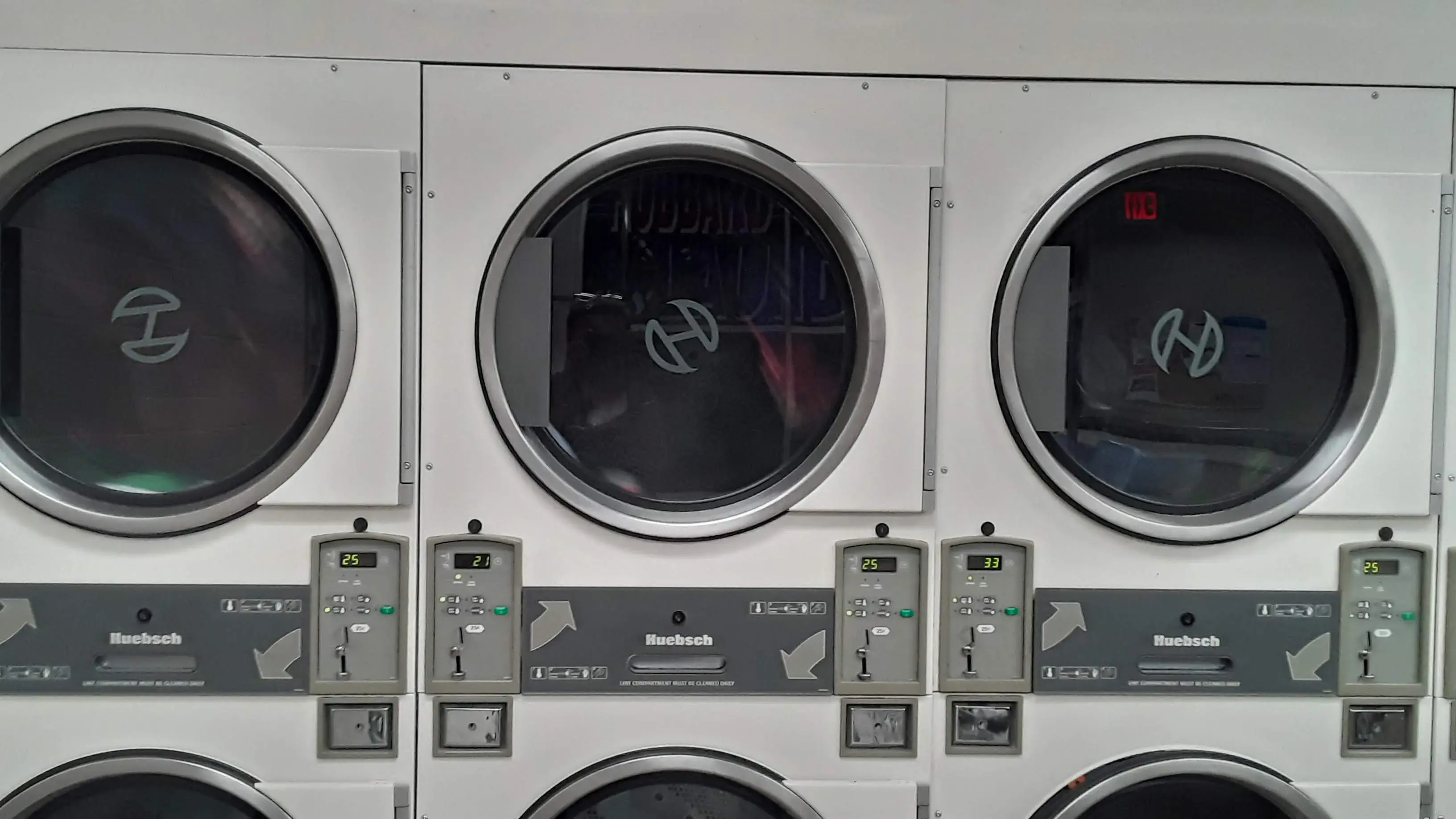 Hubbard Way Coin Laundry thumbnail 5