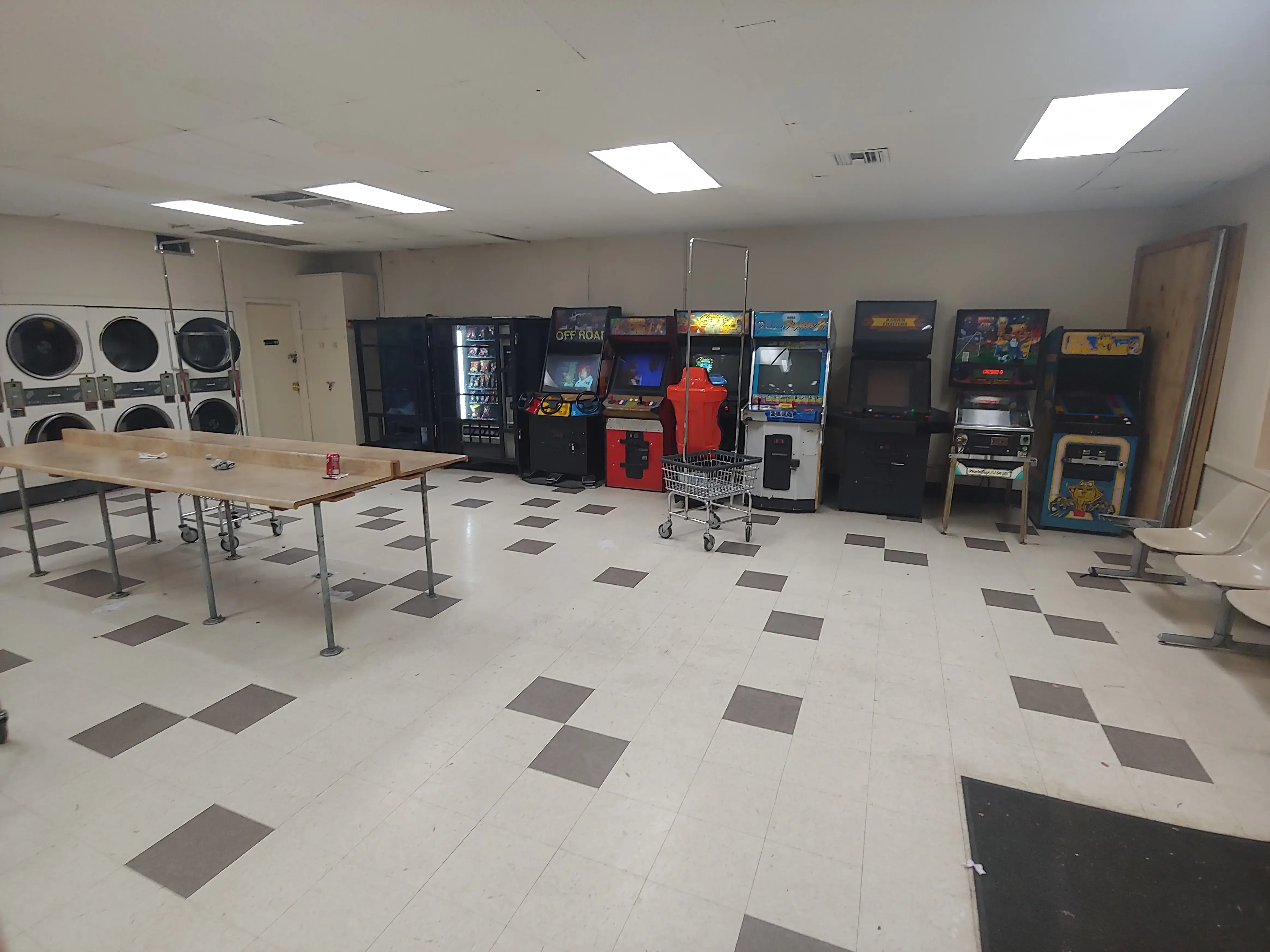 Hubbard Way Coin Laundry - Image 1