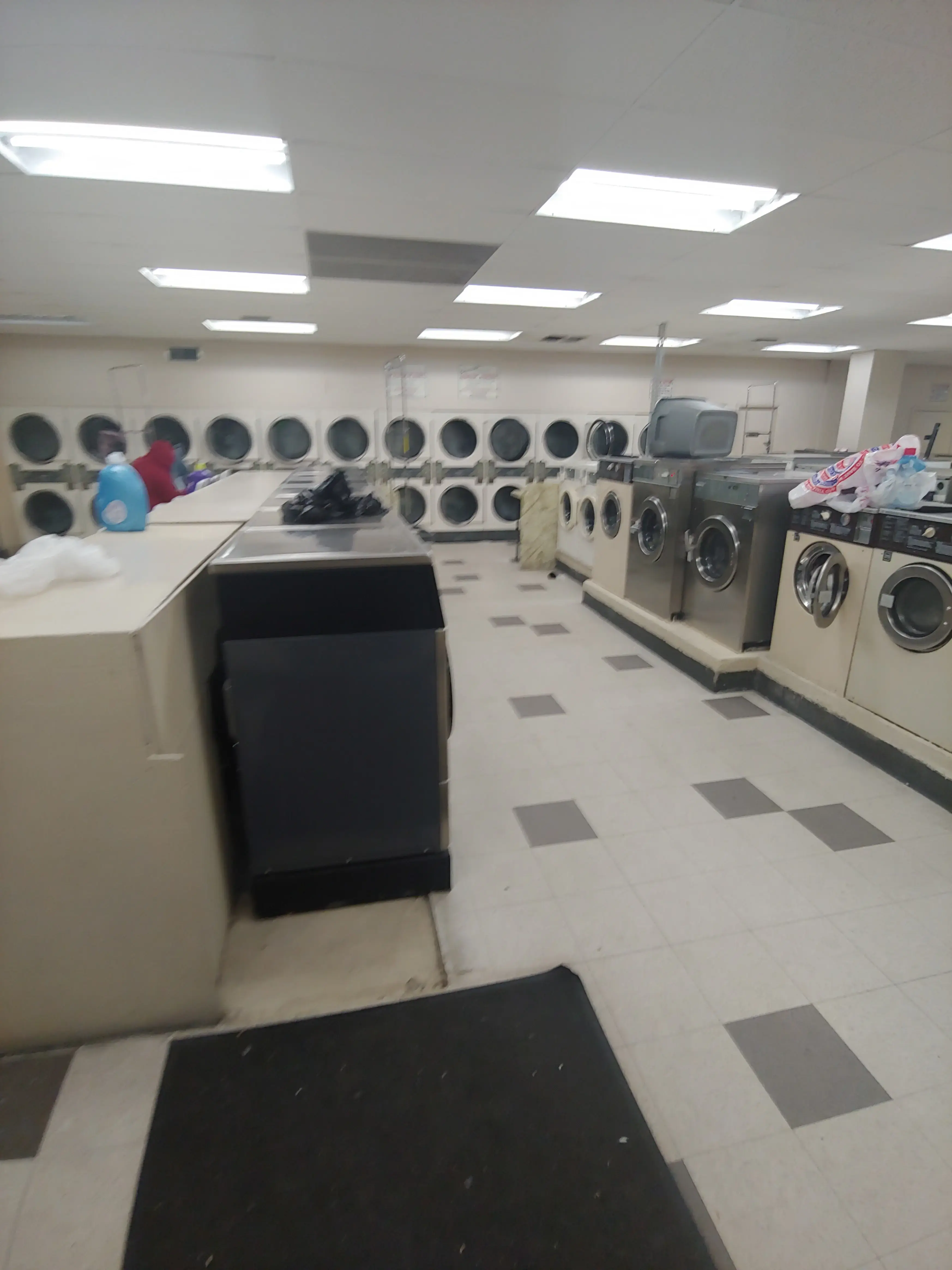 Hubbard Way Coin Laundry thumbnail 6