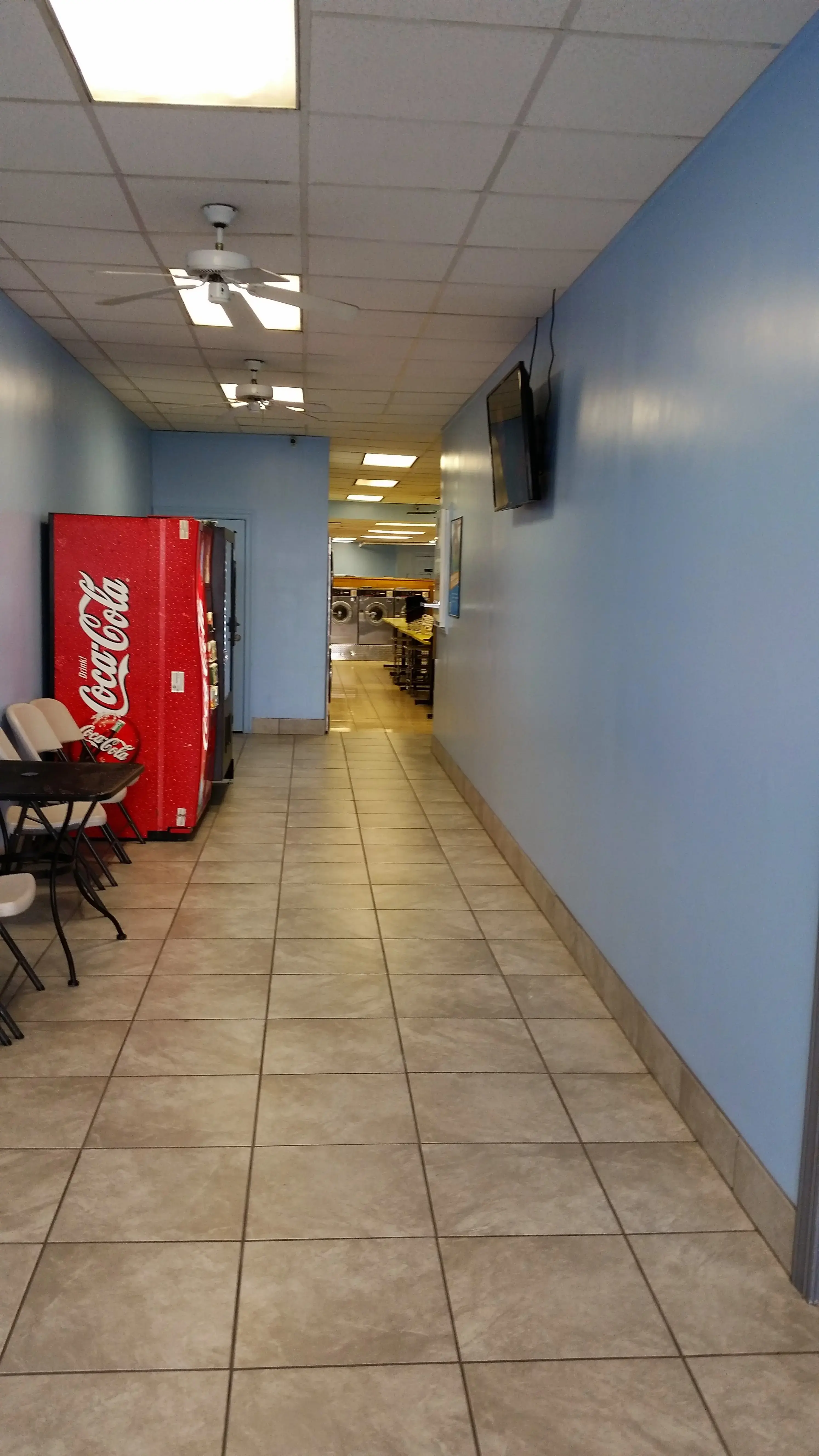 Hudson Laundromat & Dry Cleaners thumbnail 6