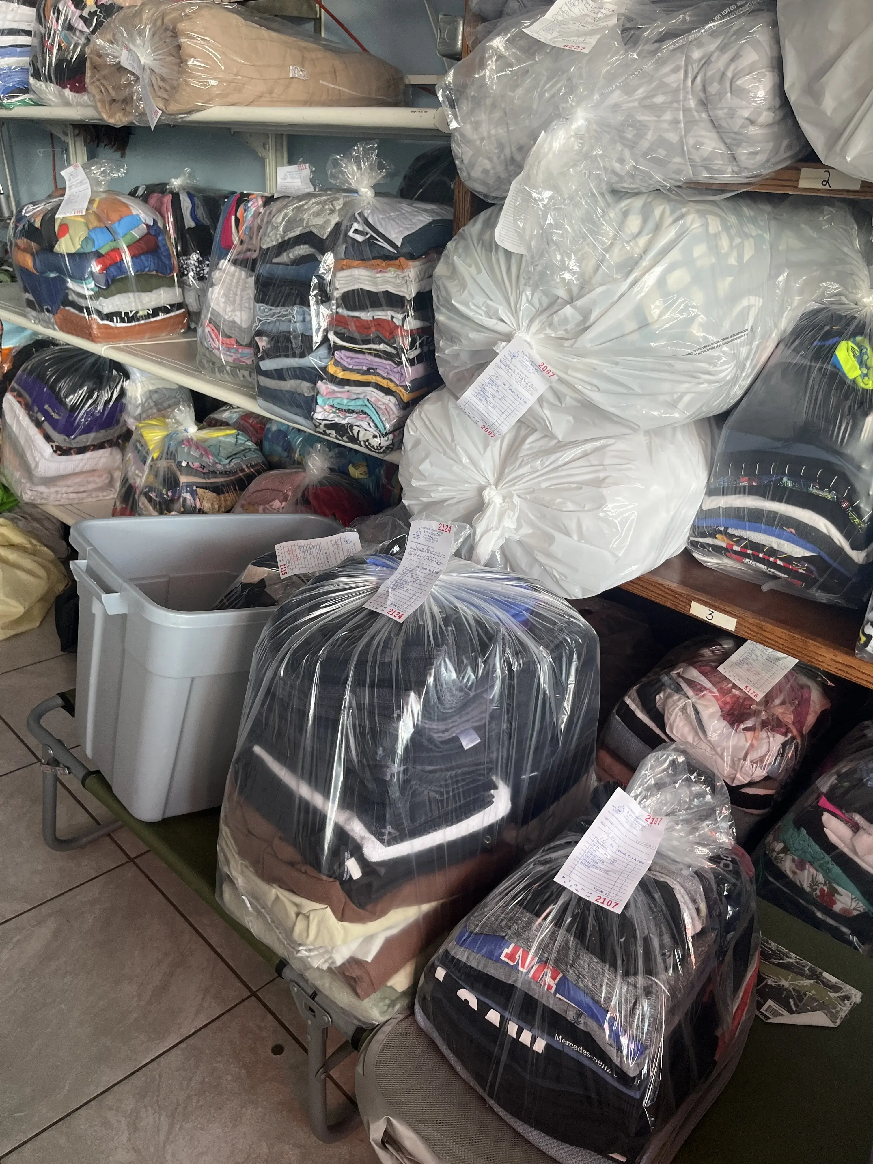 Hudson Laundromat & Dry Cleaners - Image 2