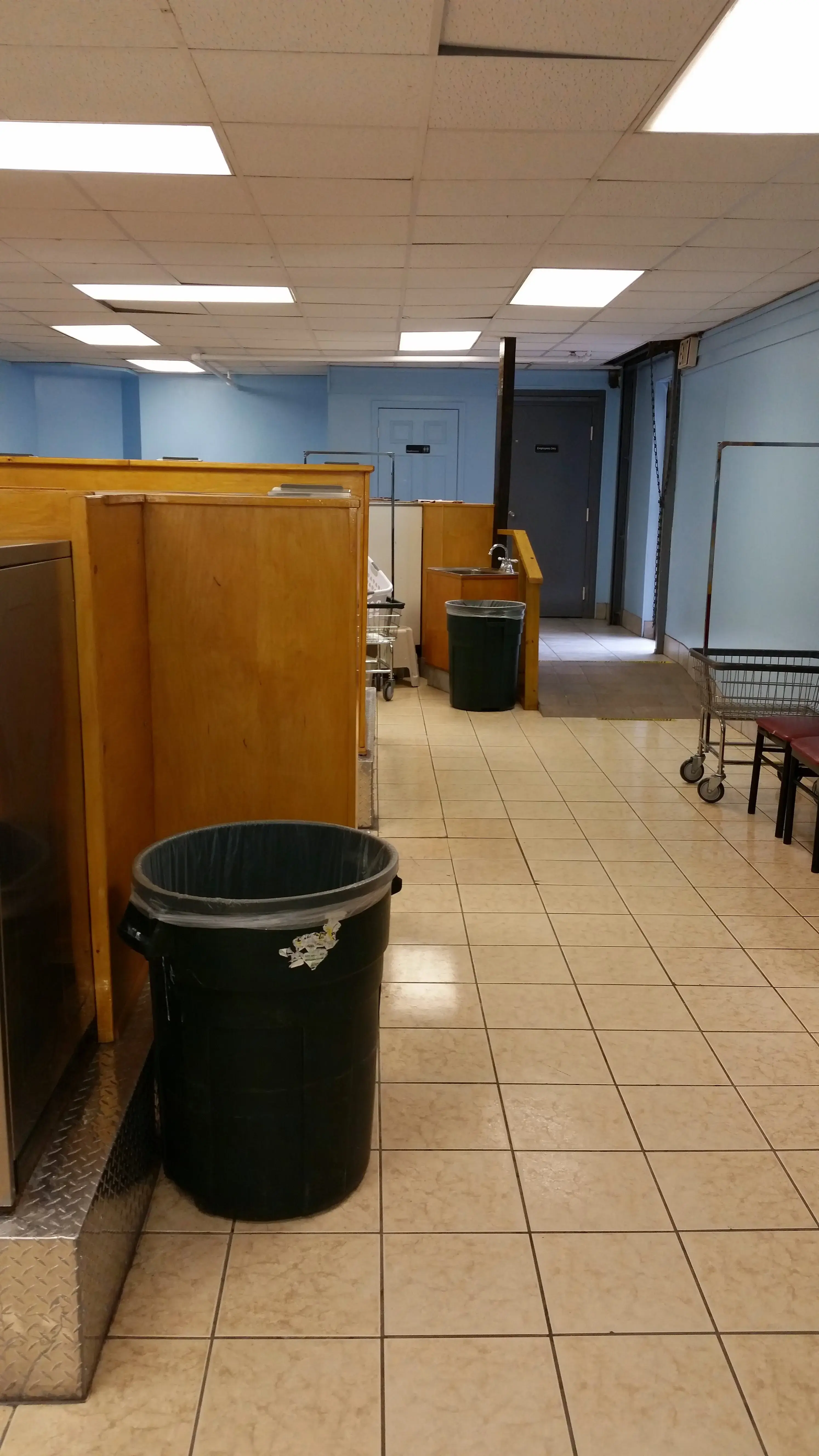 Hudson Laundromat & Dry Cleaners - Image 17
