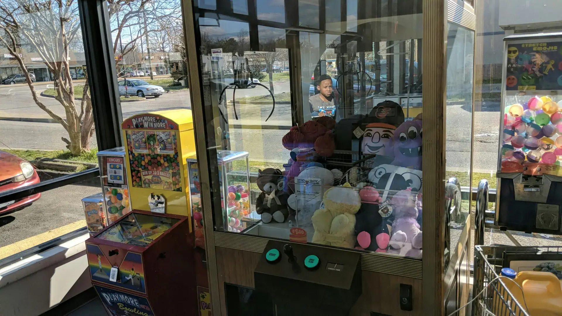 Hull Street Laundry Land Laundromat - Image 18