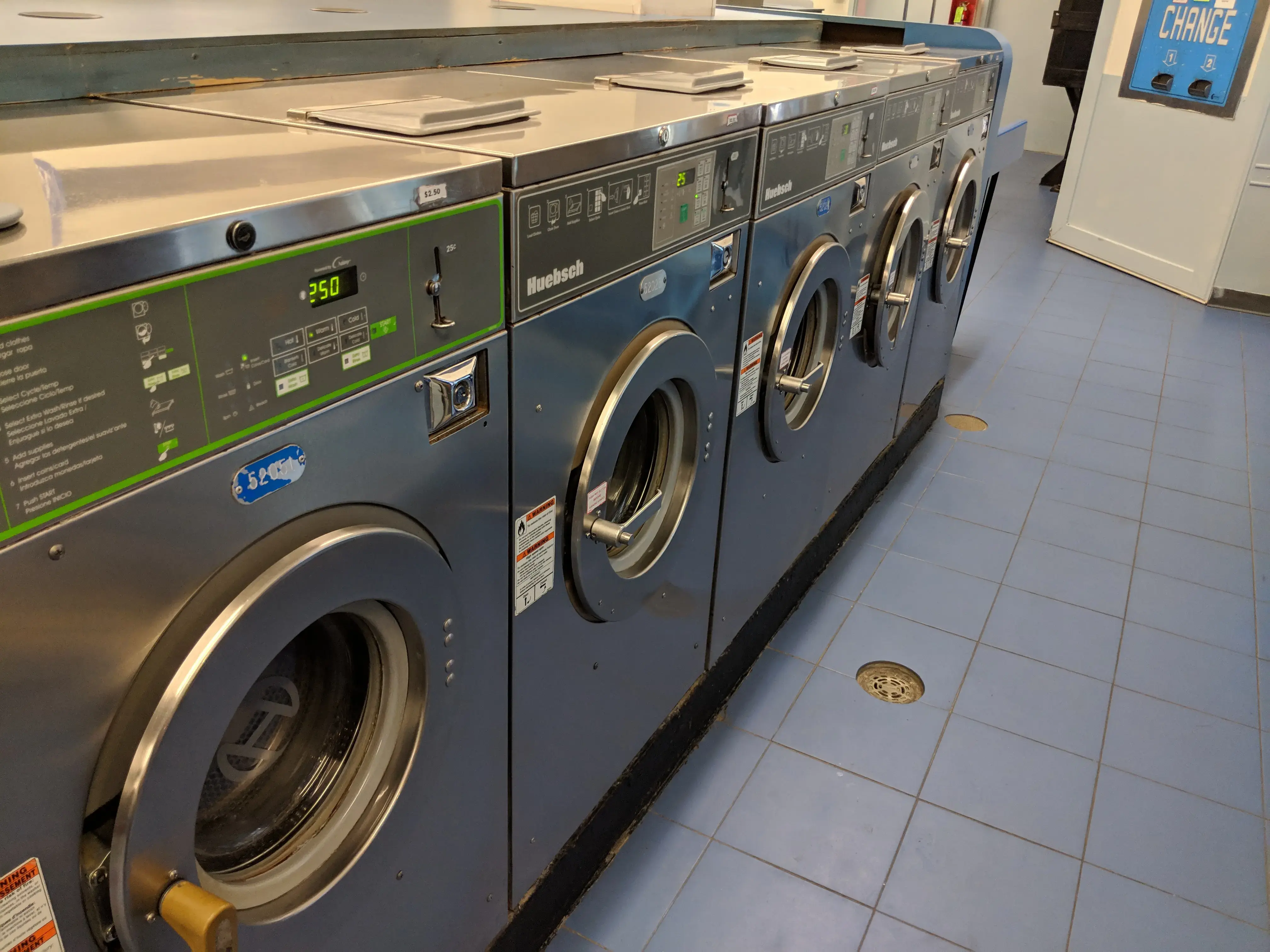 Hull Street Laundry Land Laundromat - Image 6