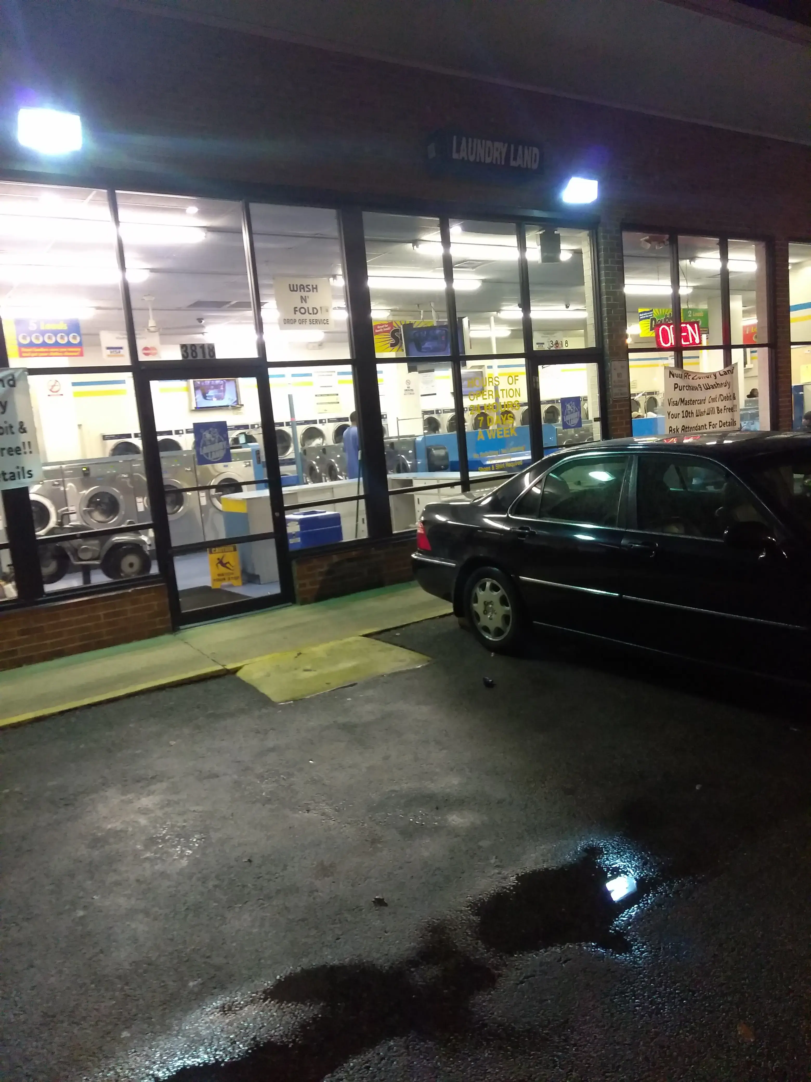 Hull Street Laundry Land Laundromat thumbnail 20