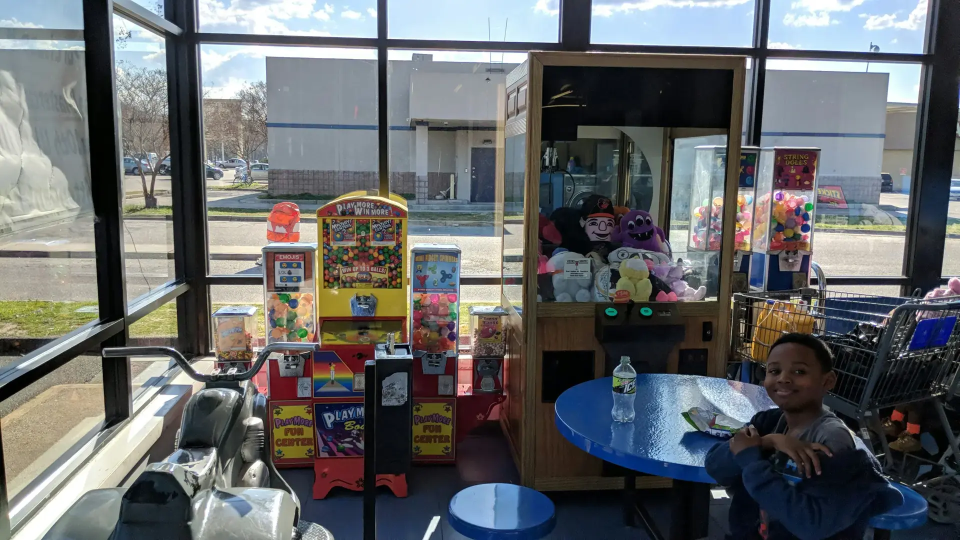 Hull Street Laundry Land Laundromat thumbnail 11