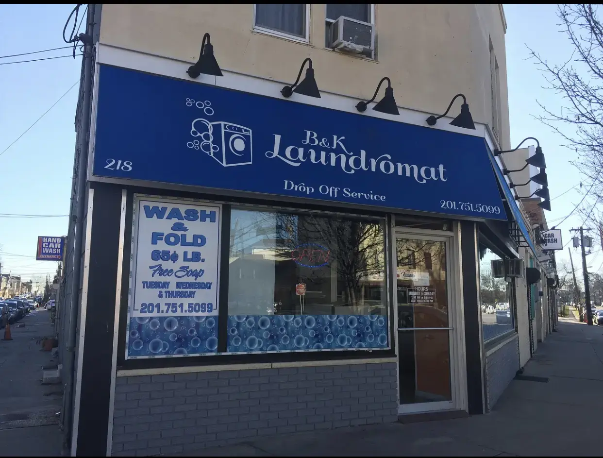 Humble family laundromat - Image 20