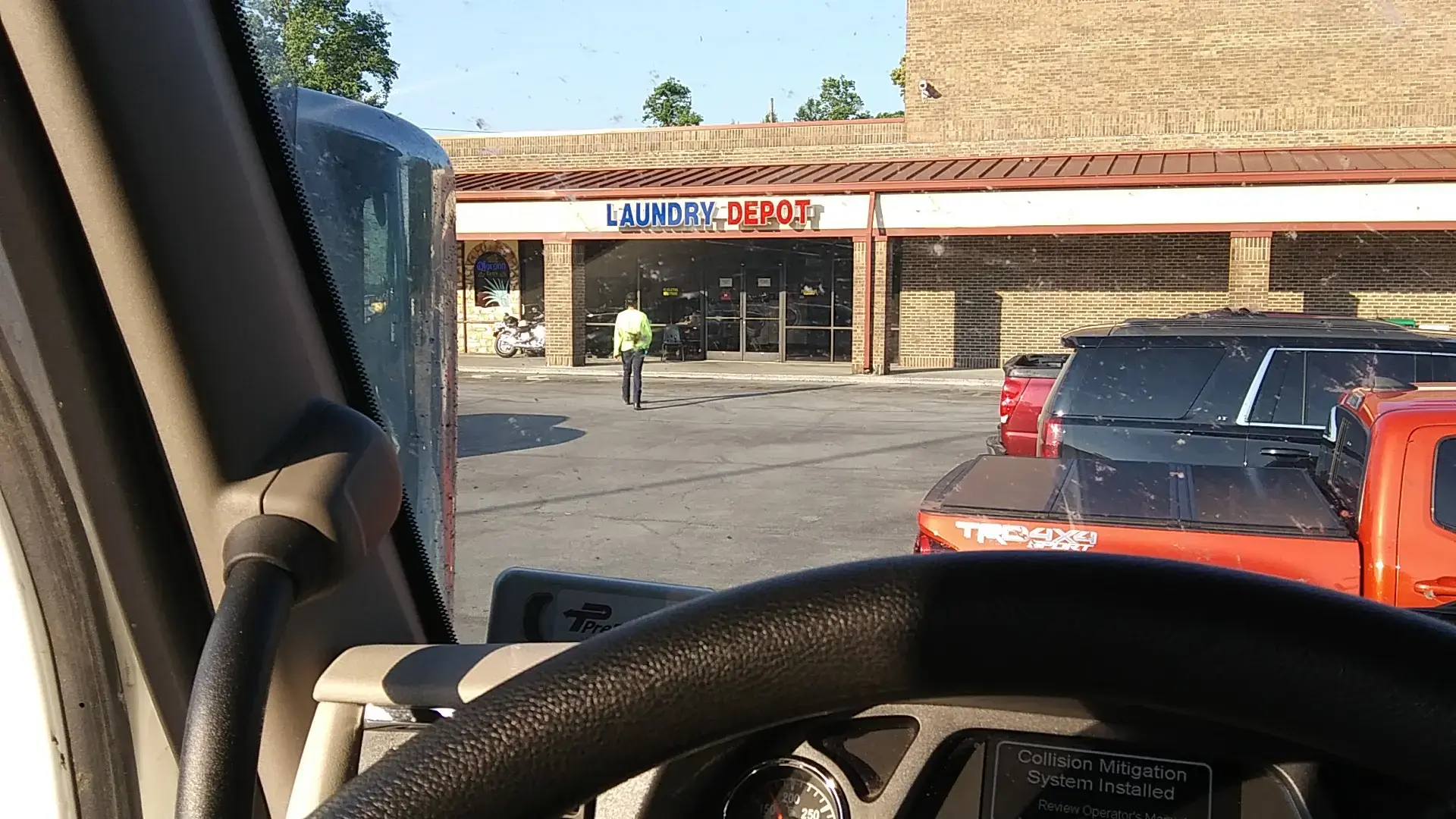 Hunter's Coin Laundry thumbnail 4