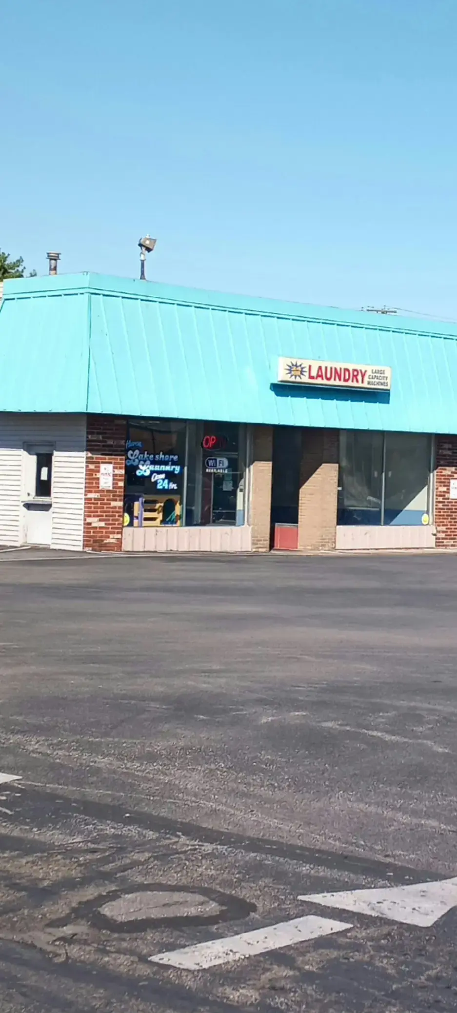 Huron Lakeshore Laundry thumbnail 9