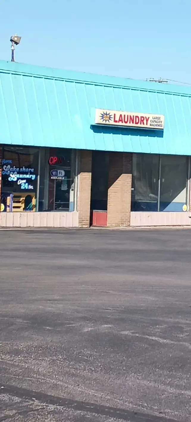 Huron Lakeshore Laundry - Image 6