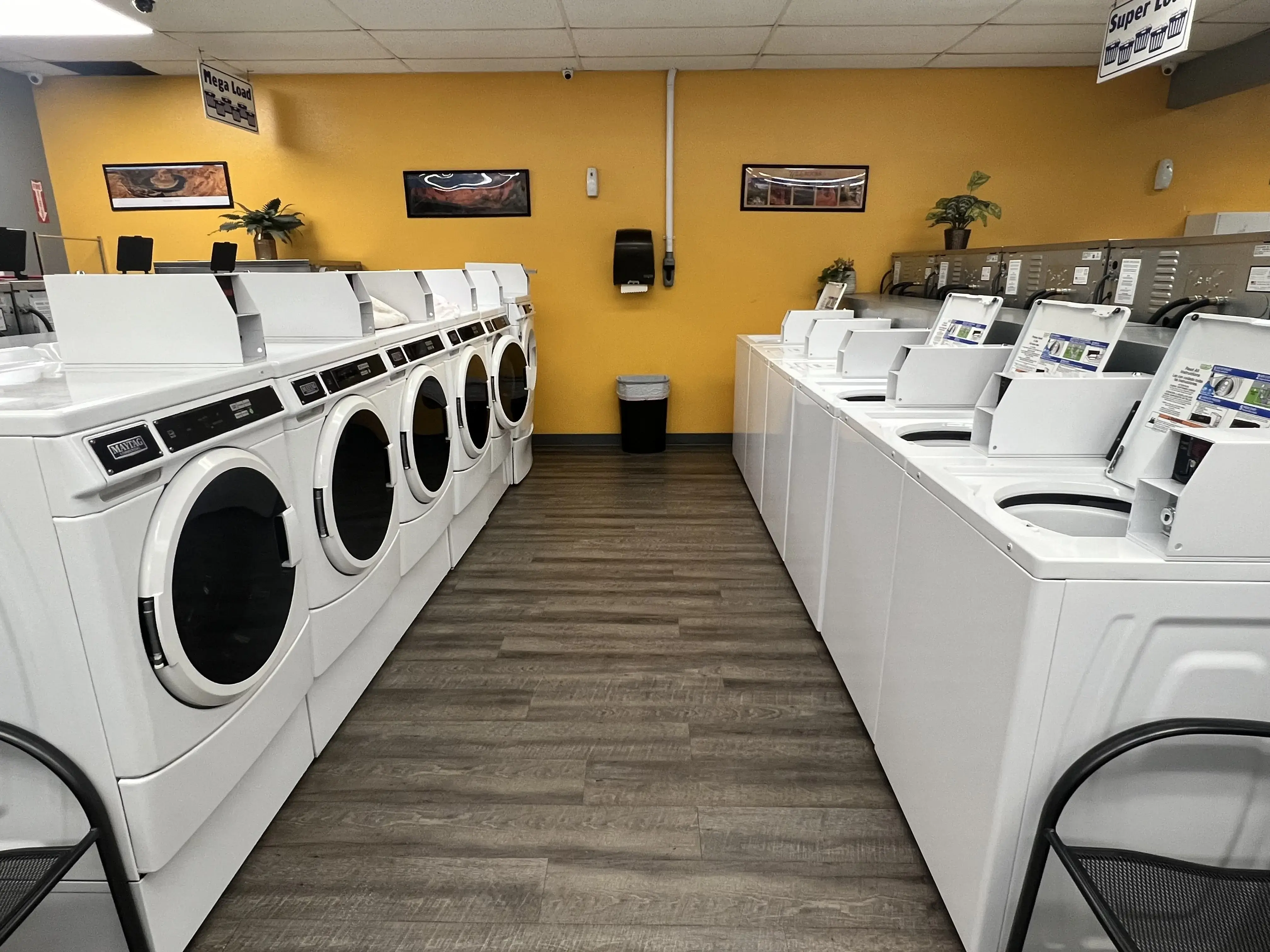 Hurricane Laundromat & Storage thumbnail 3