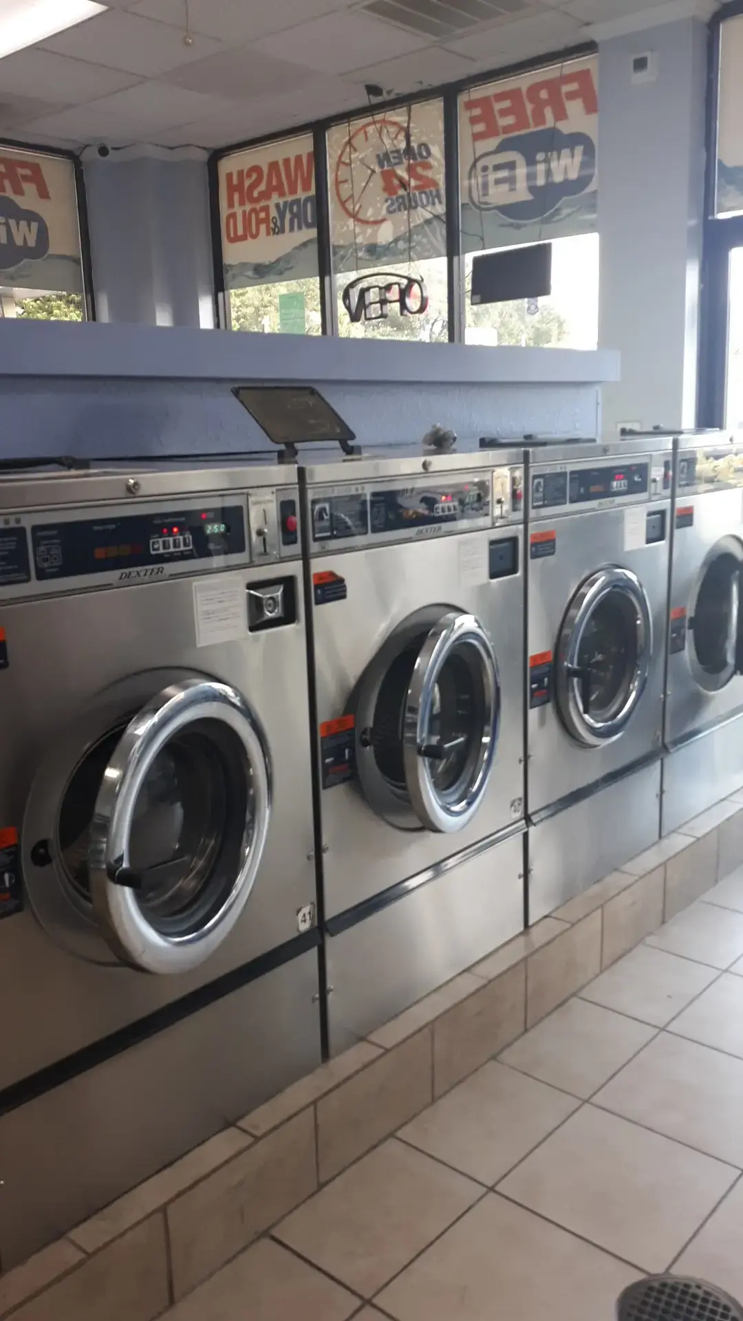 Ideal Coin Laundromat - Image 9