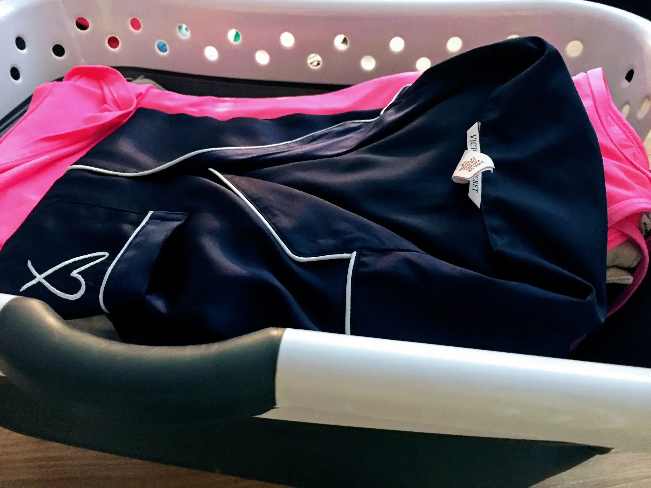 Impressive Laundry Ironing & Area Rug Cleaning Services thumbnail 11