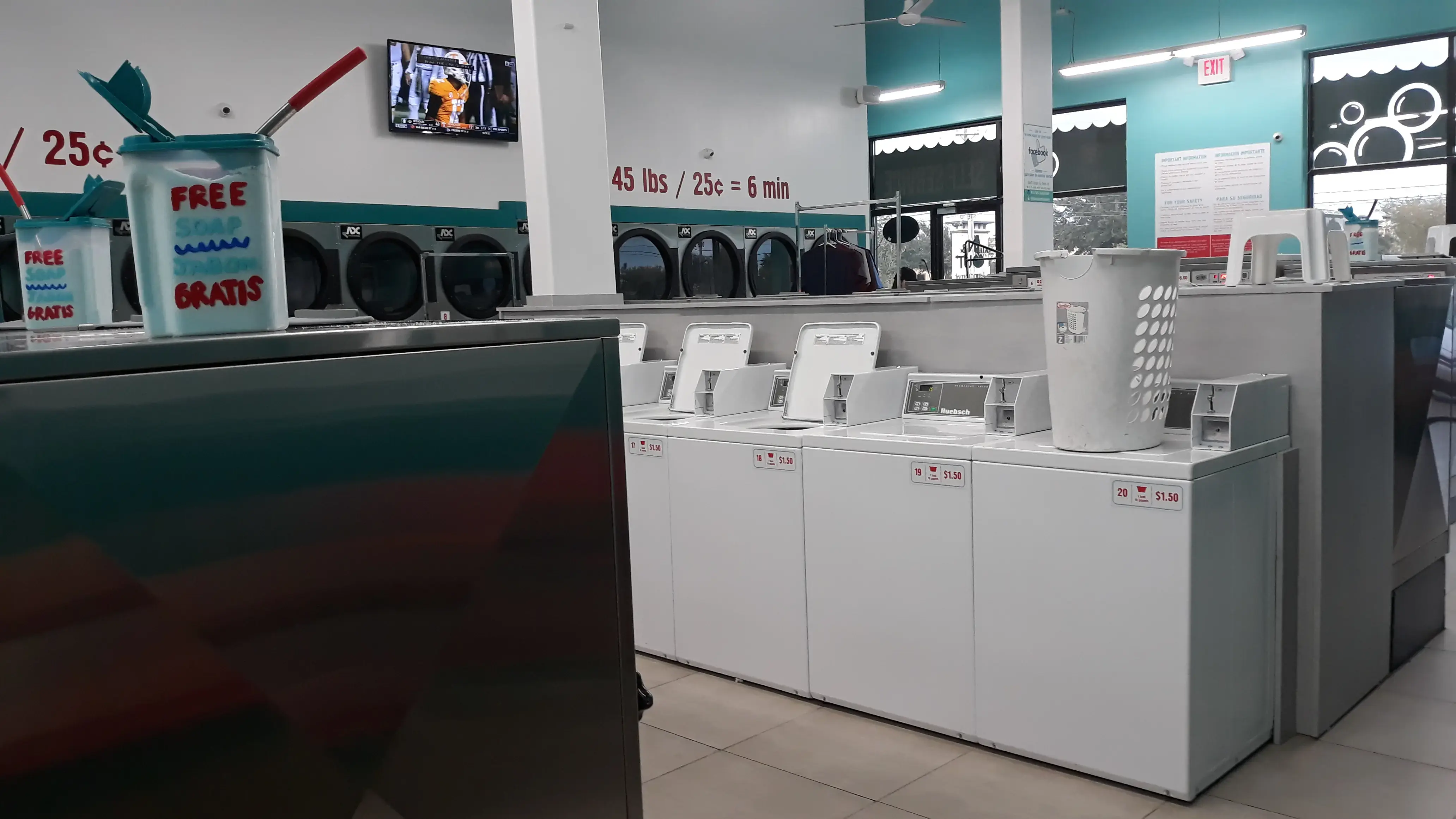 In & Out Laundromat thumbnail 14