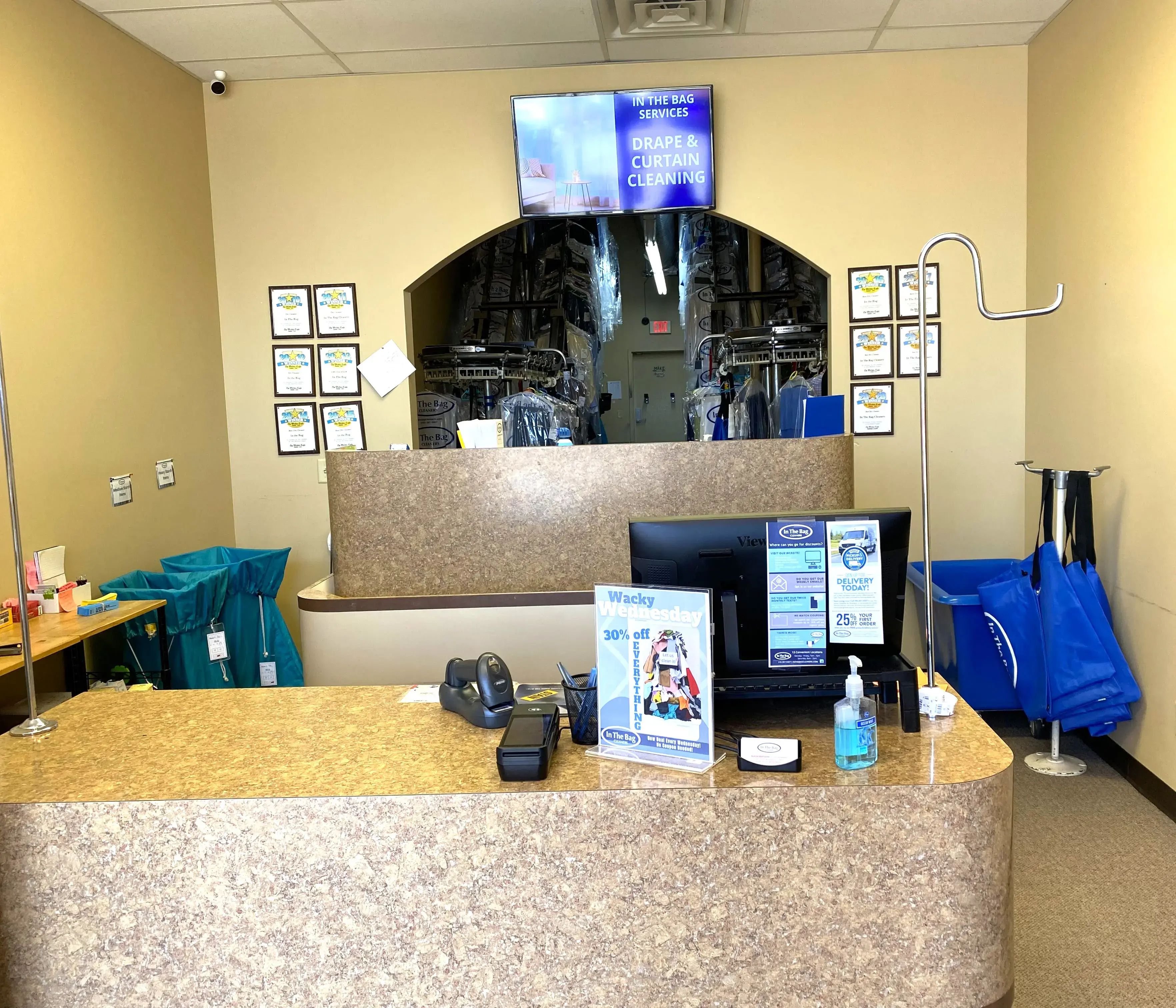 In The Bag Cleaners: 21st & Maize Suite 101-B location