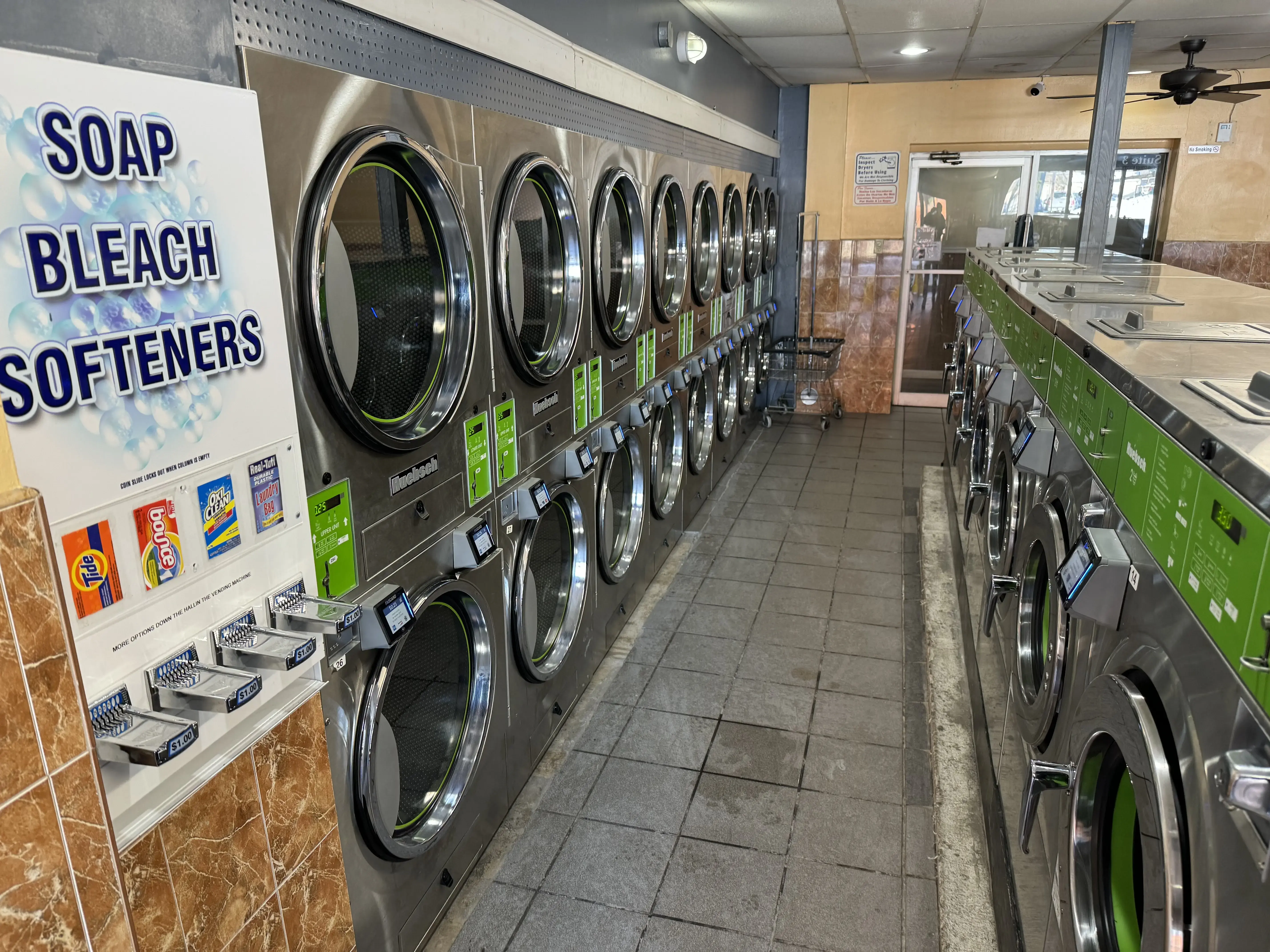 In Town Laundromat - Image 1