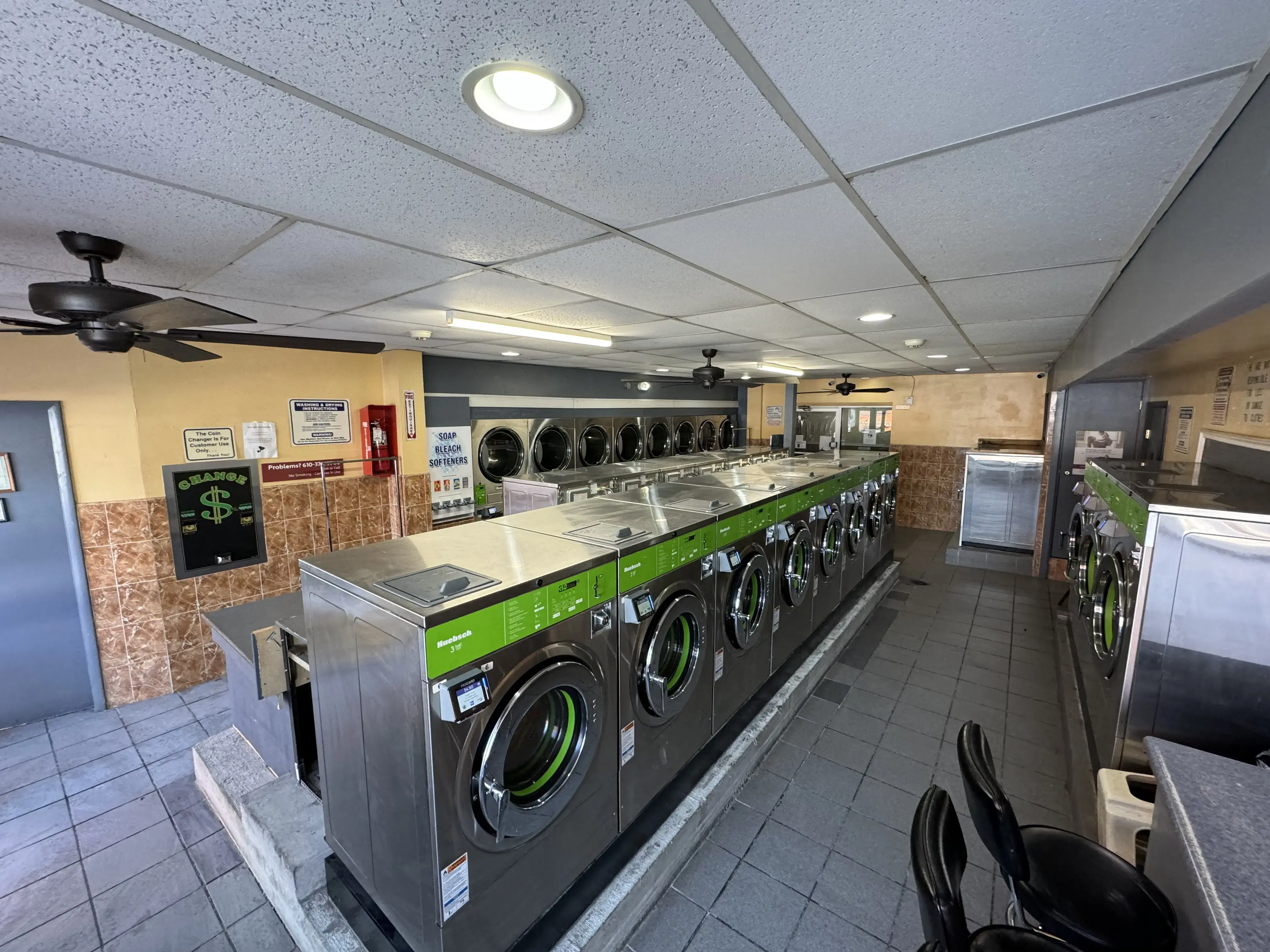 In Town Laundromat - Image 9