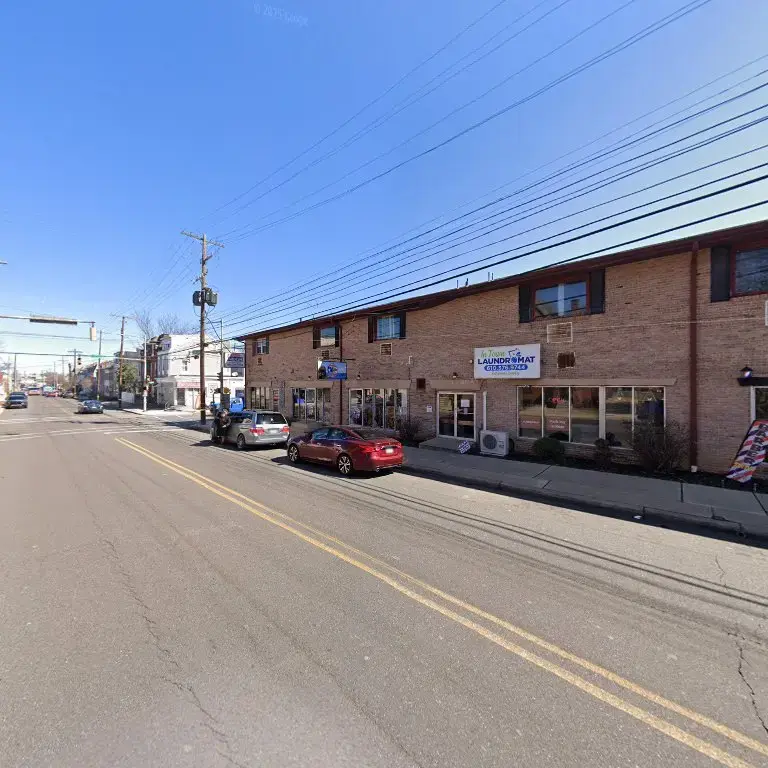 In Town Laundromat - Image 11