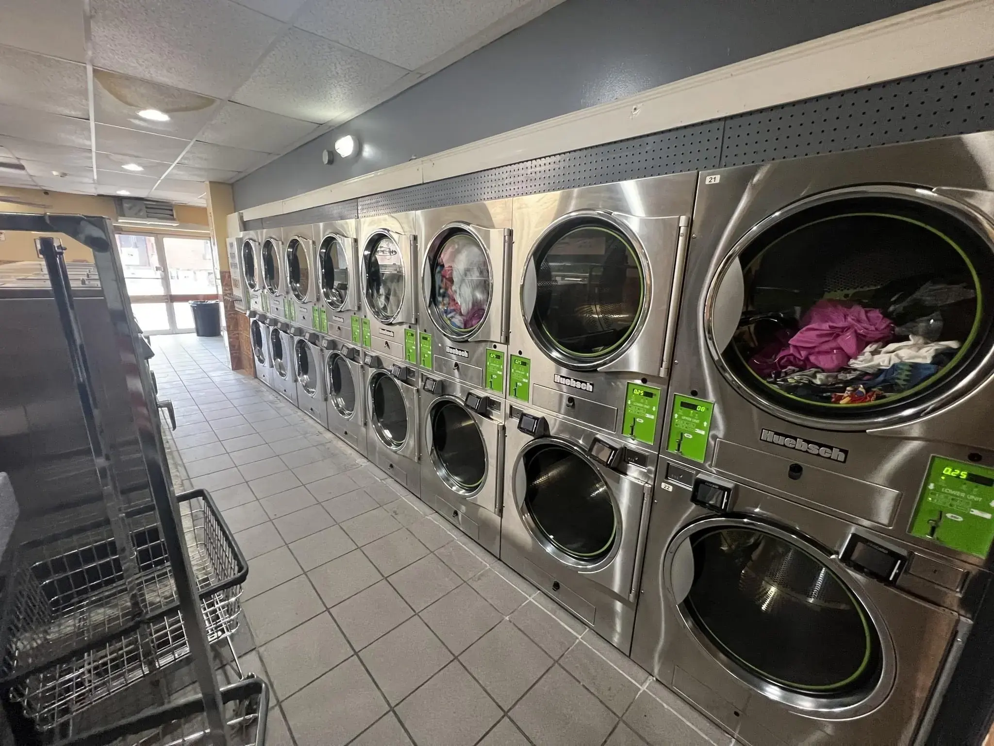 In Town Laundromat thumbnail 8