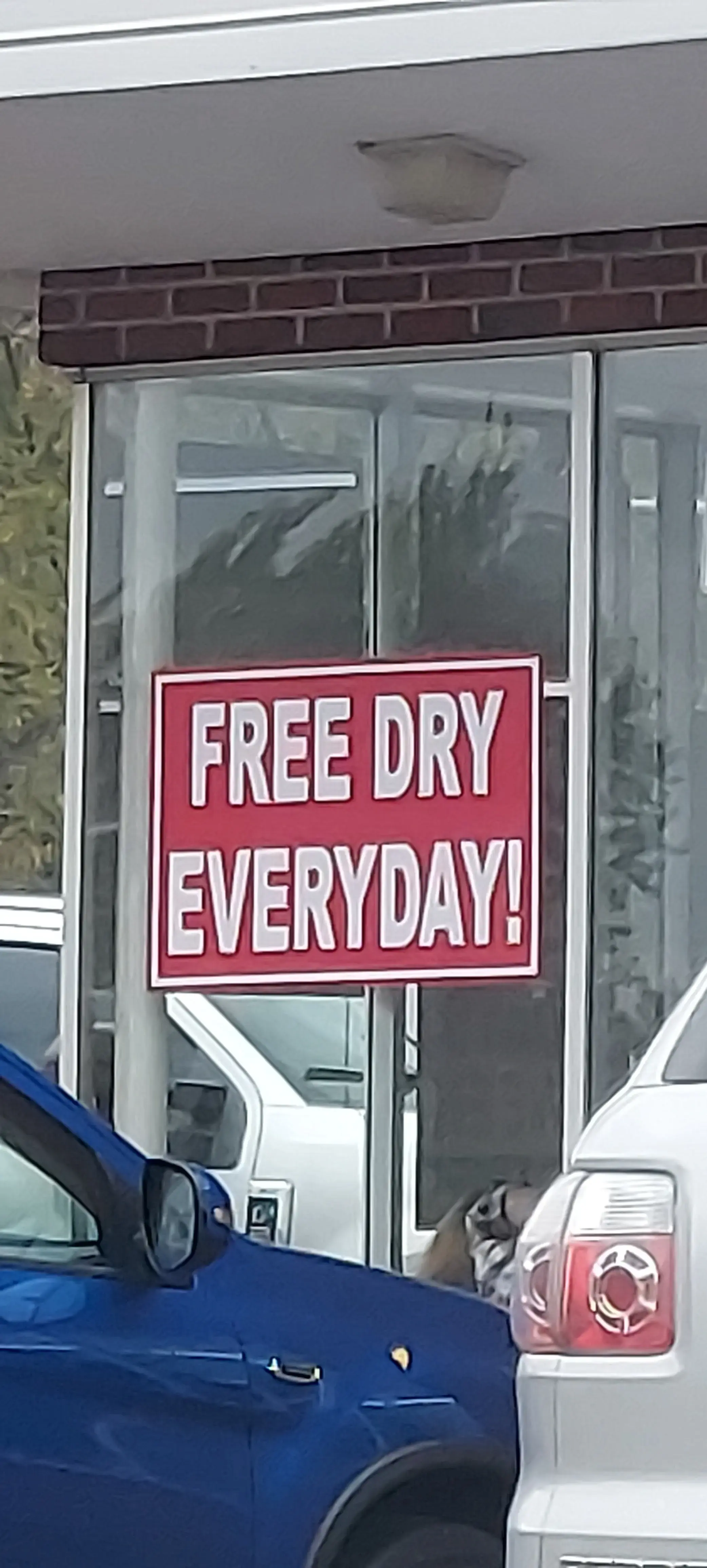 Independence Superwash Coin Laundry thumbnail 10