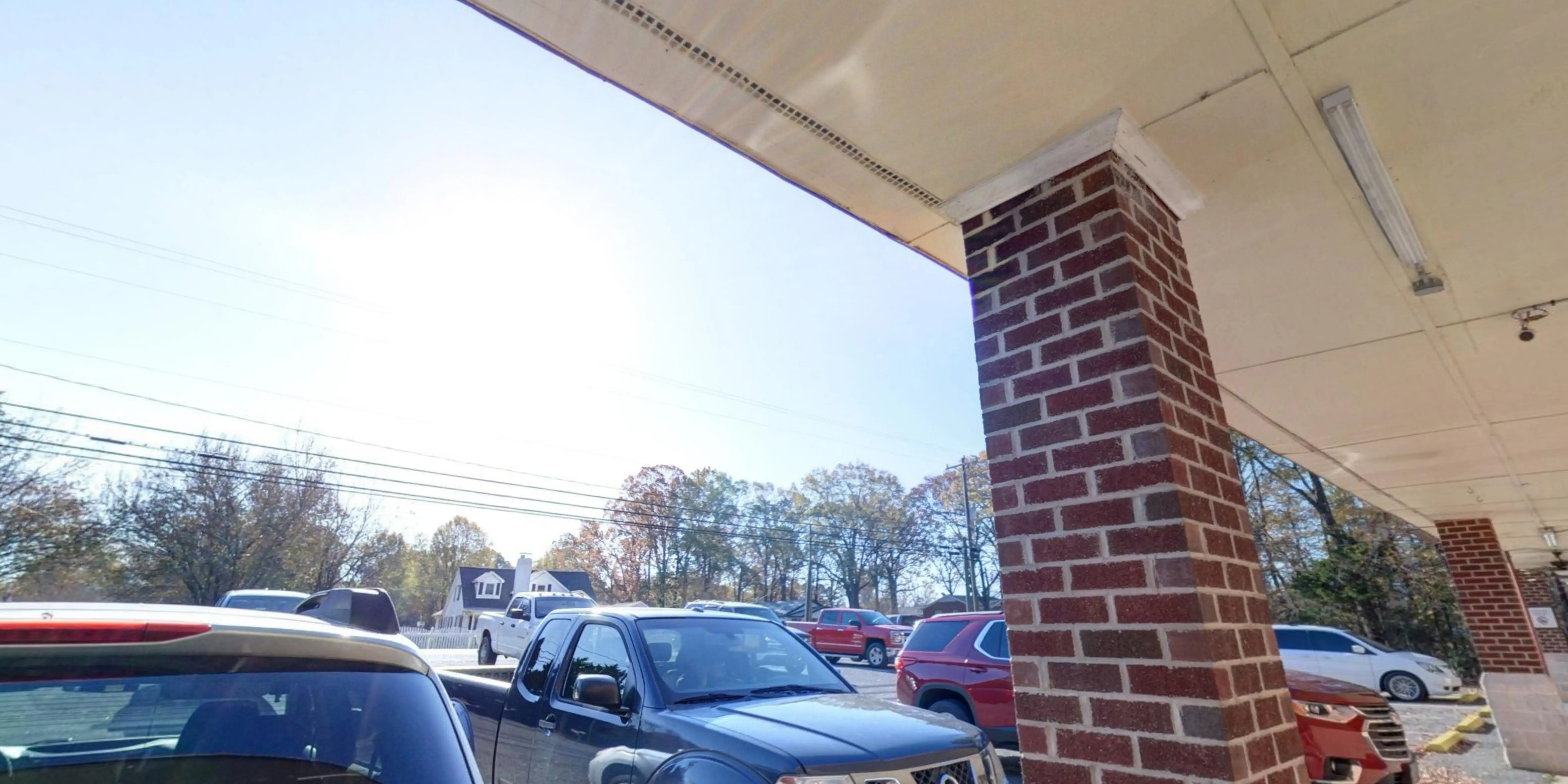 Indian Trail Laundromat - Image 10