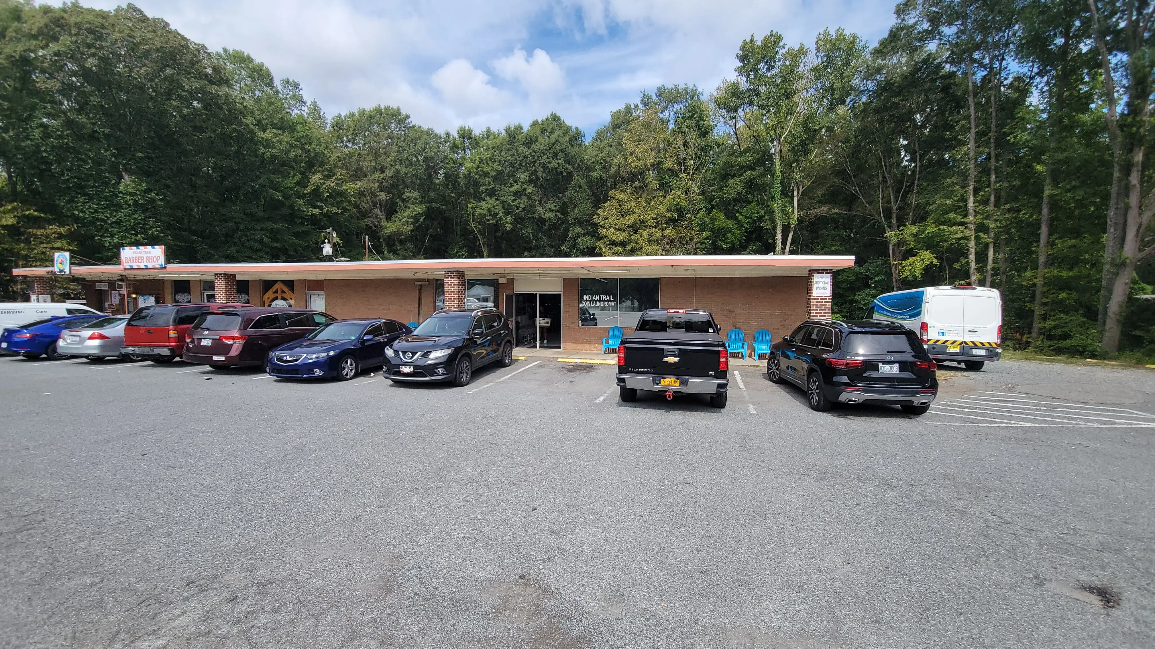 Indian Trail Laundromat - Image 7