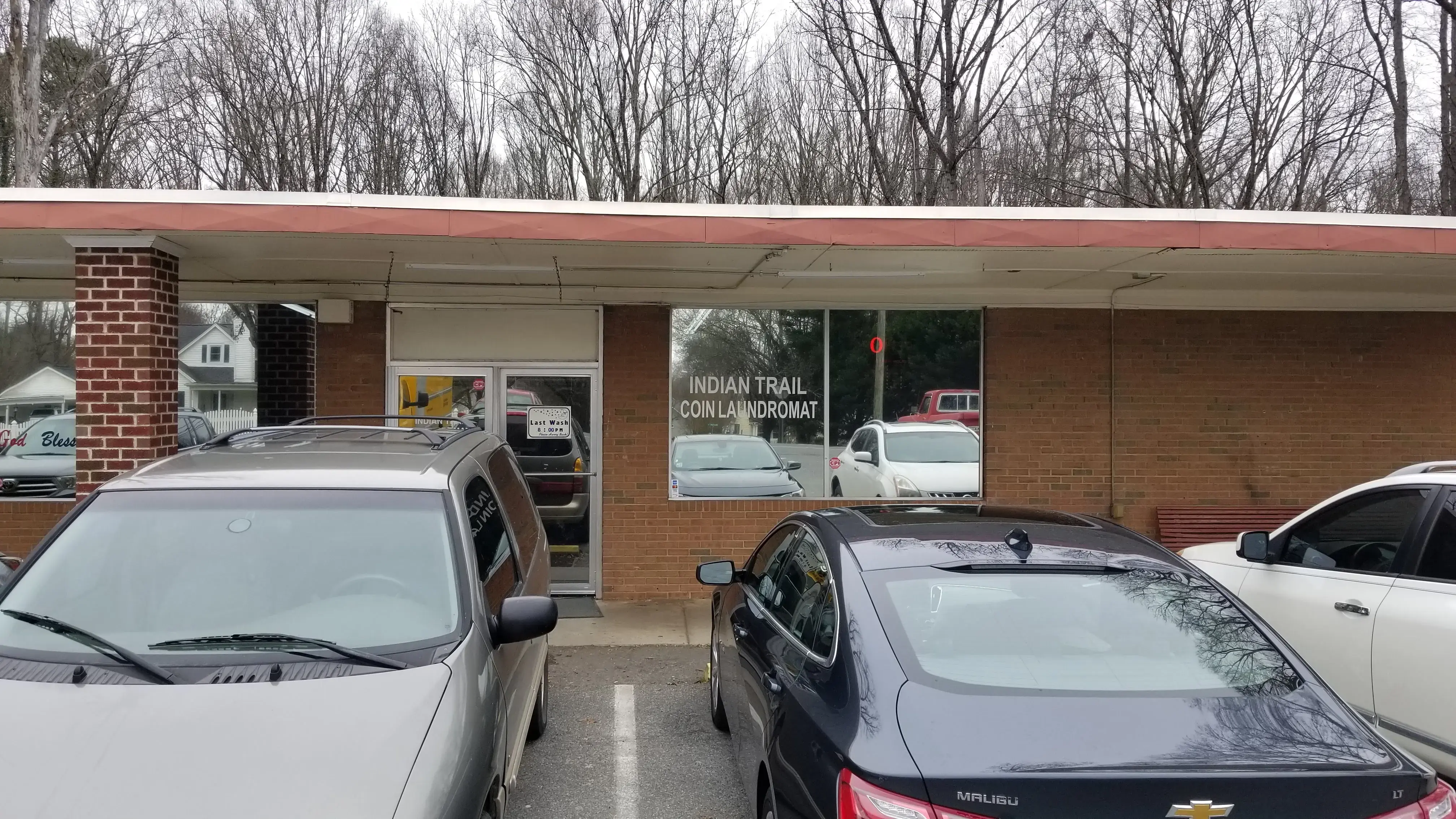 Indian Trail Laundromat thumbnail 13