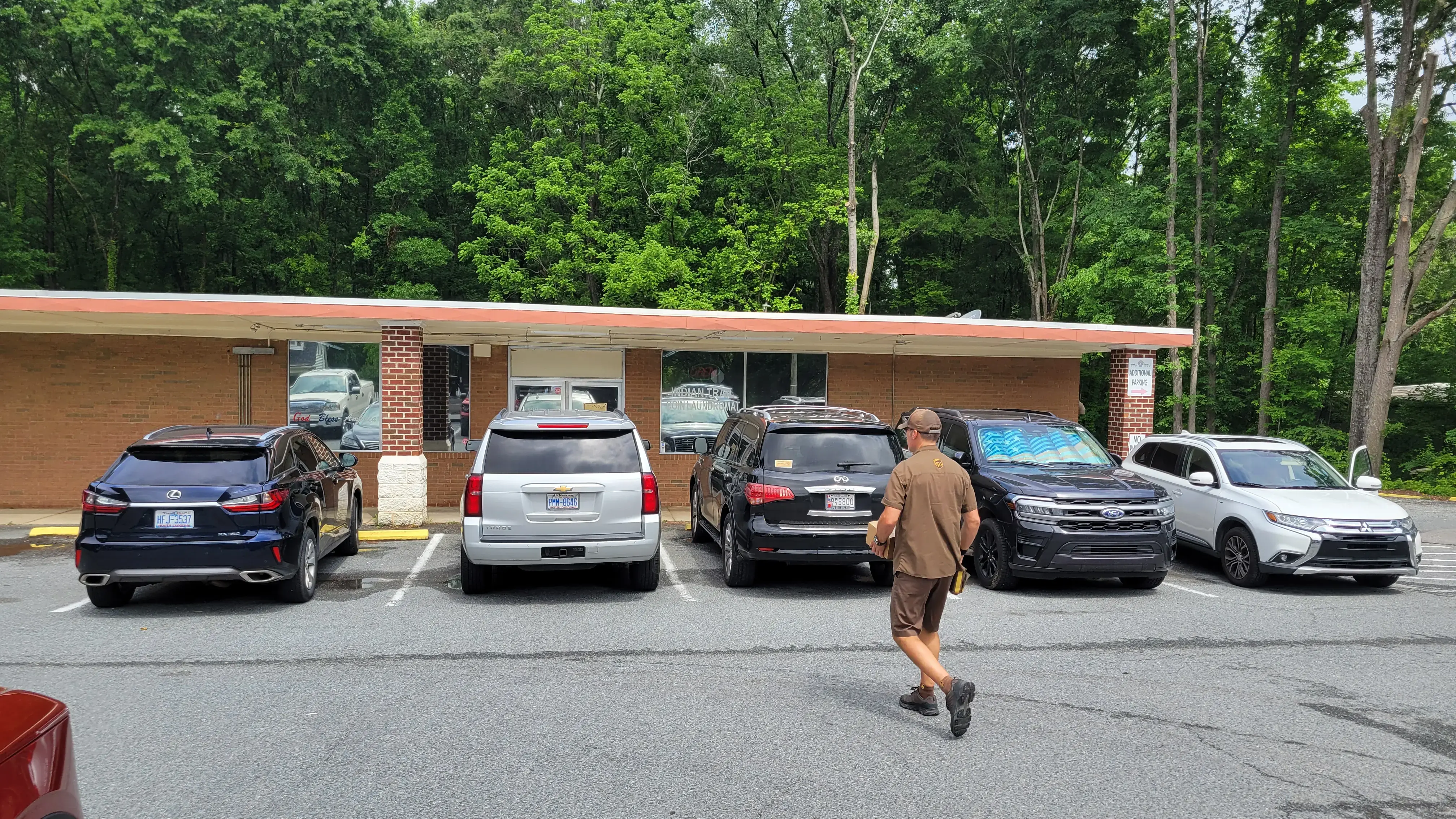 Indian Trail Laundromat thumbnail 2