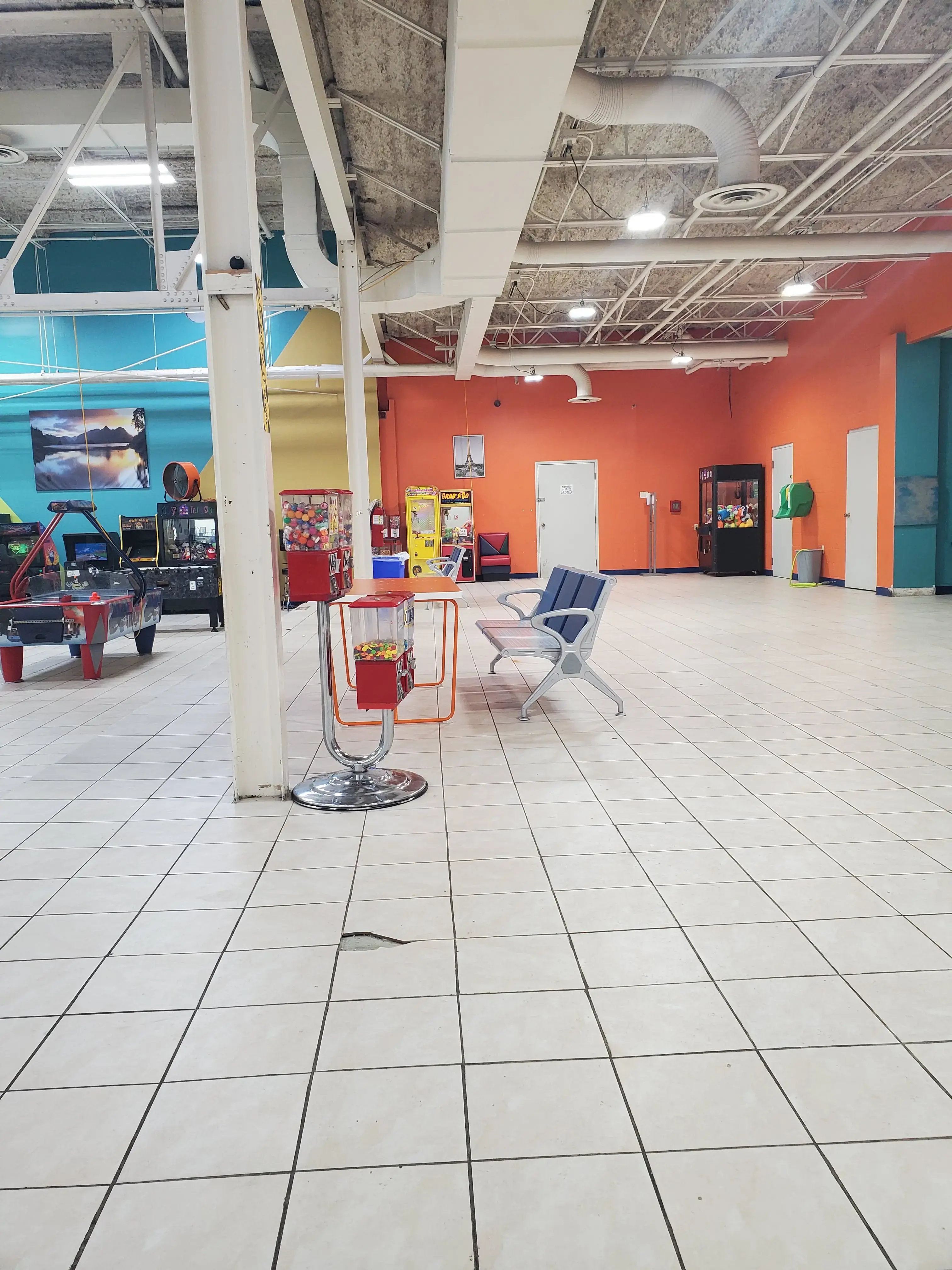 Indyland II Laundromat thumbnail 3