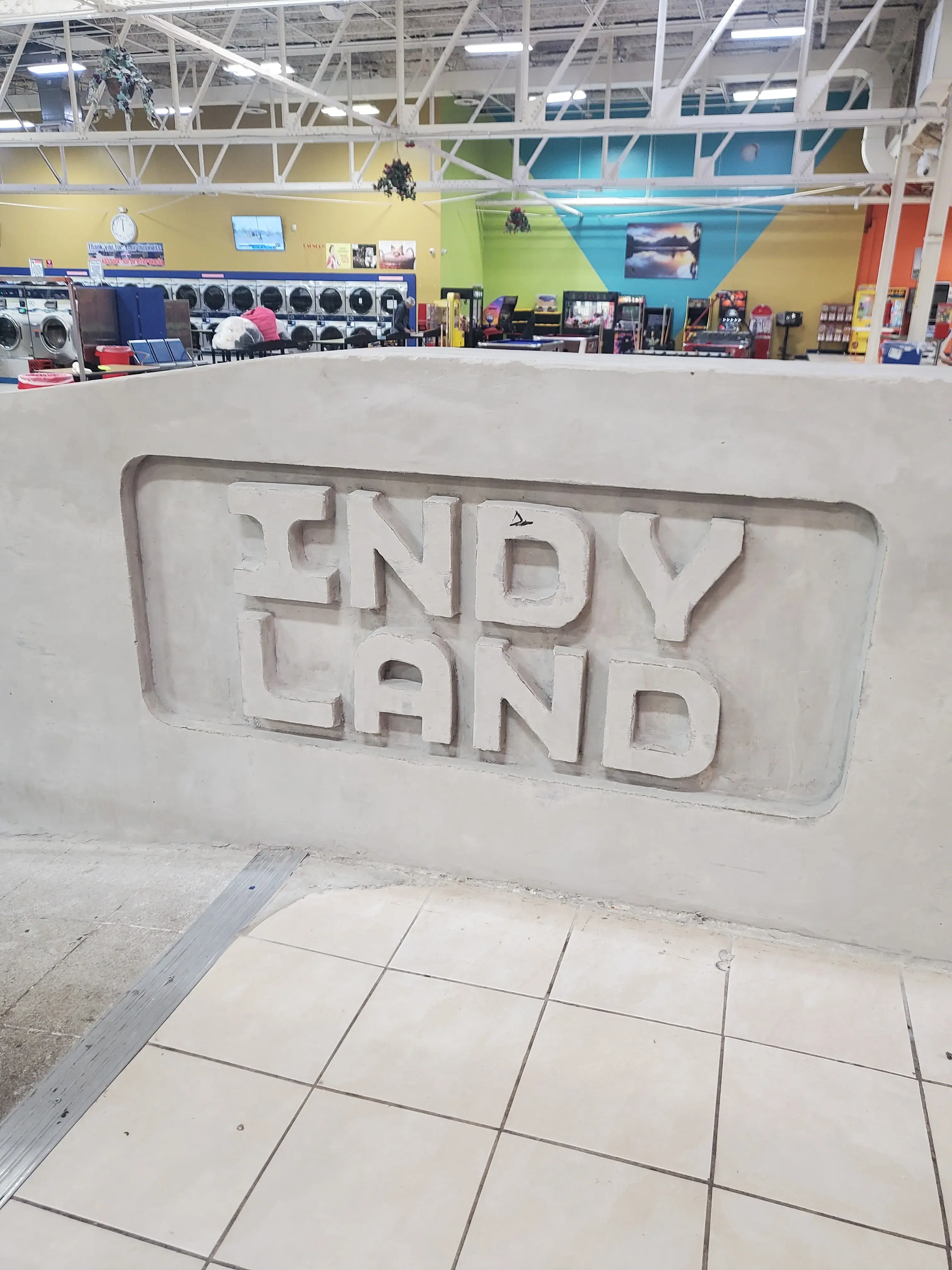 Indyland II Laundromat - Image 13