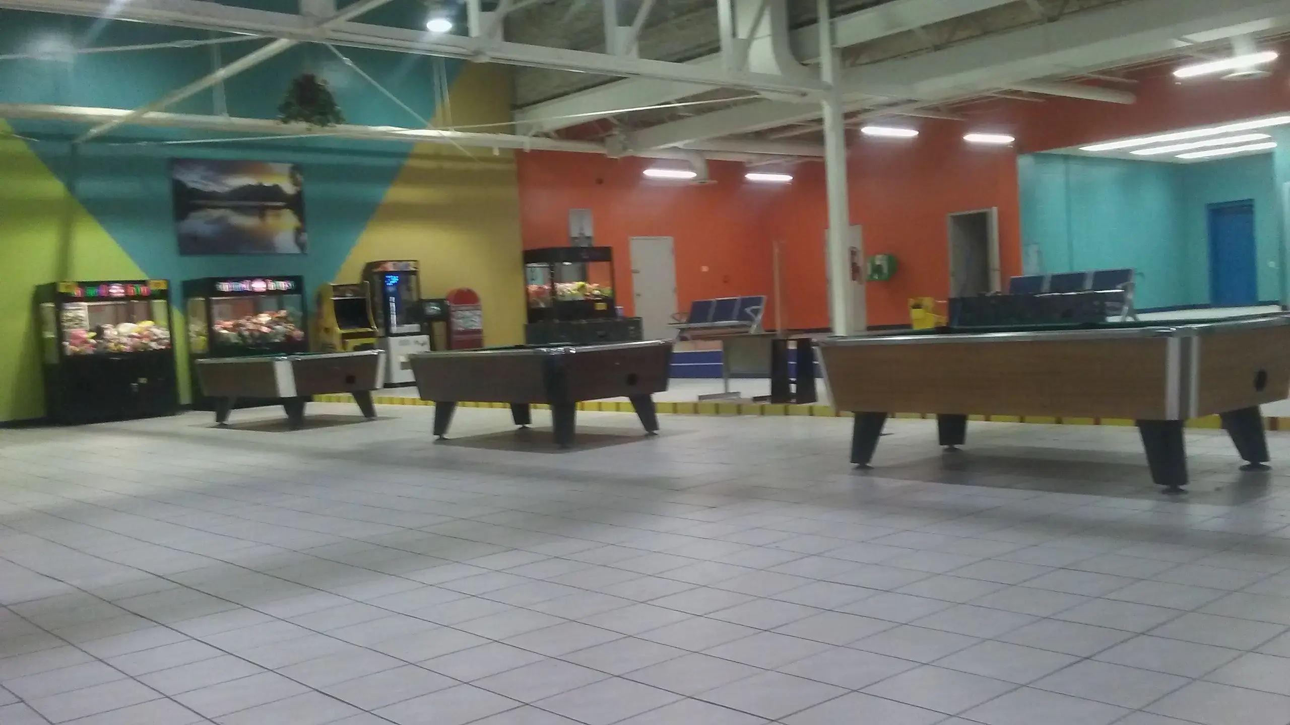 Indyland II Laundromat thumbnail 10
