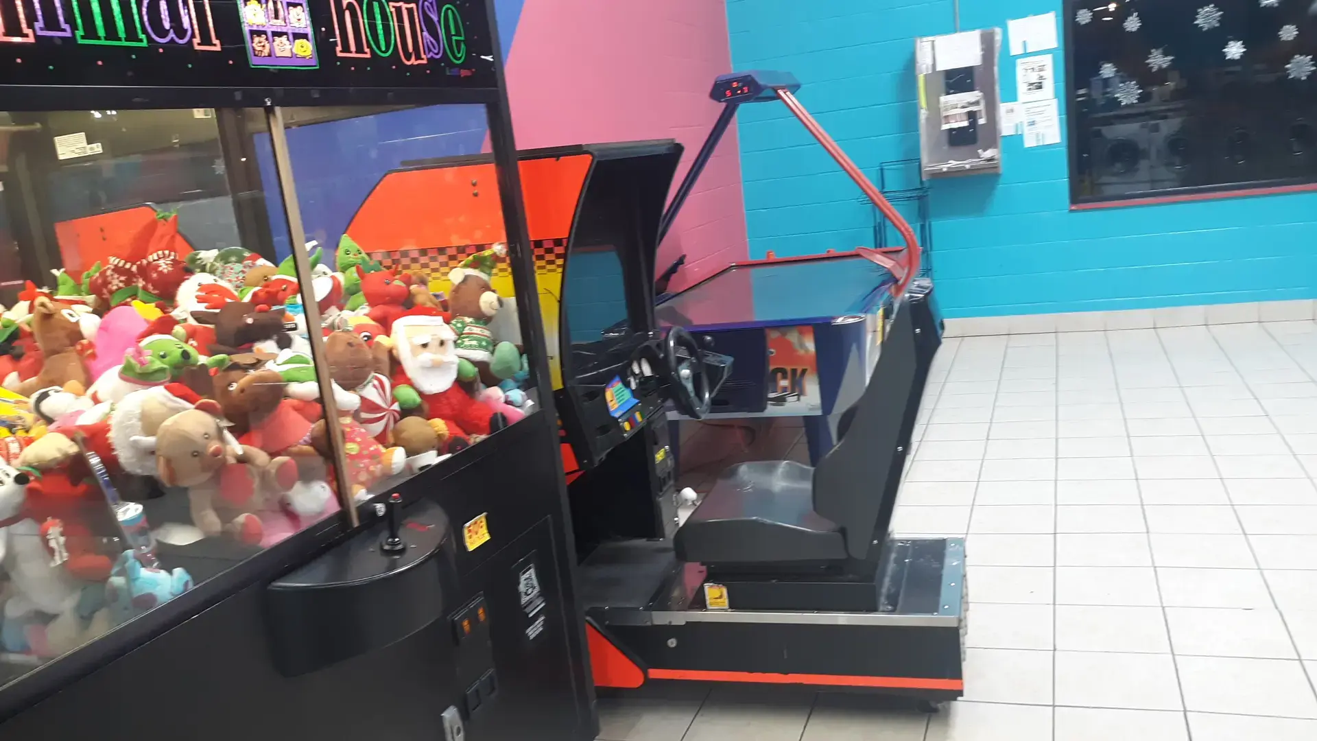 Indyland Laundromat - Image 11