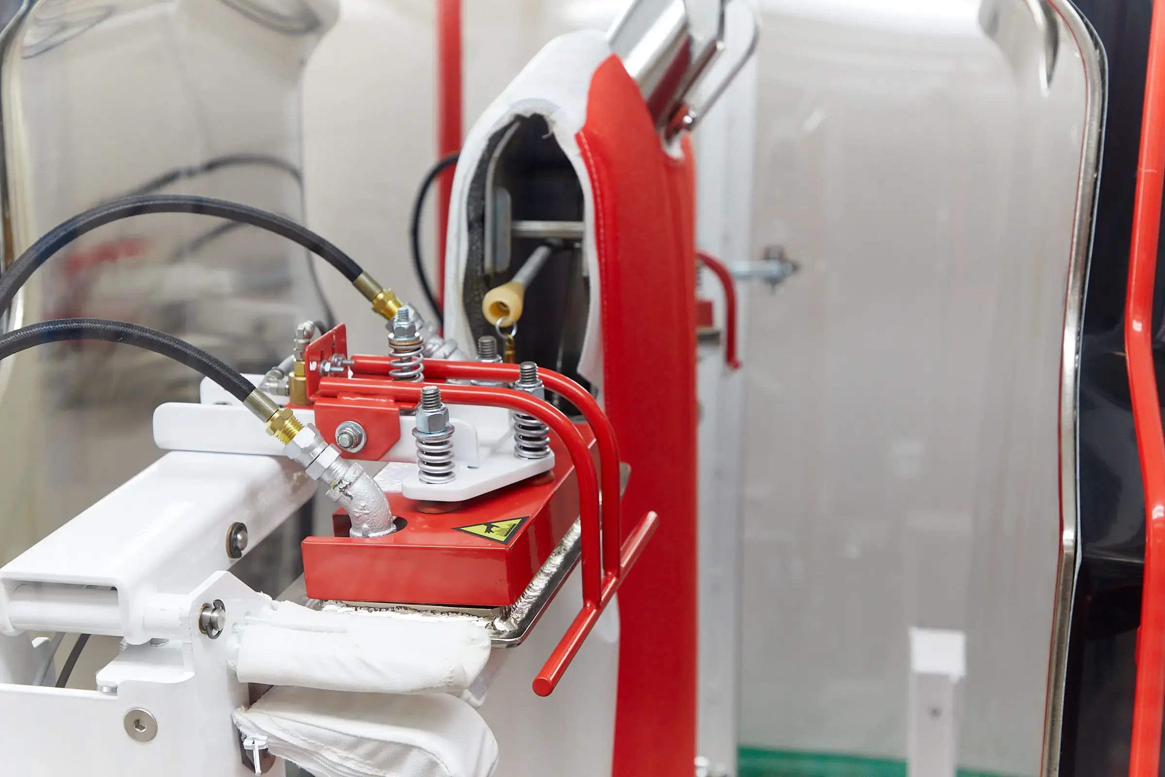 Iron & Steam Dry Cleaners - Image 12